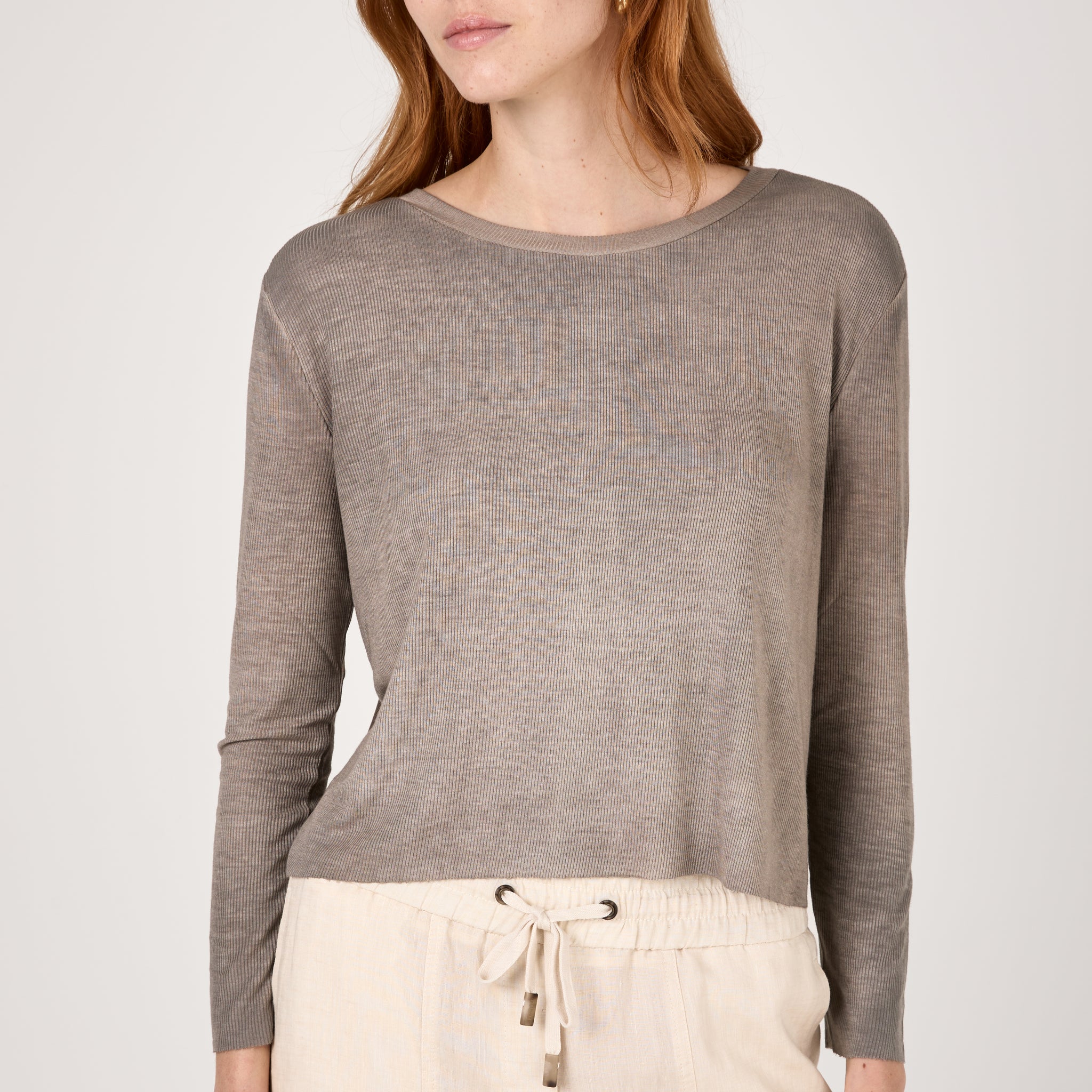 Ribbed Cropped T-Shirt in Mercurio and Noce Moscata