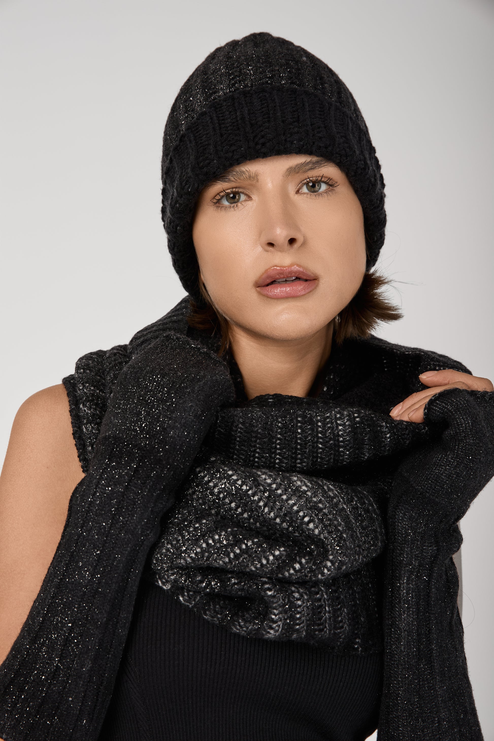 AVANT TOI Silver Dust Effect Corn Cob Stitch Neck-Warmer in Nero