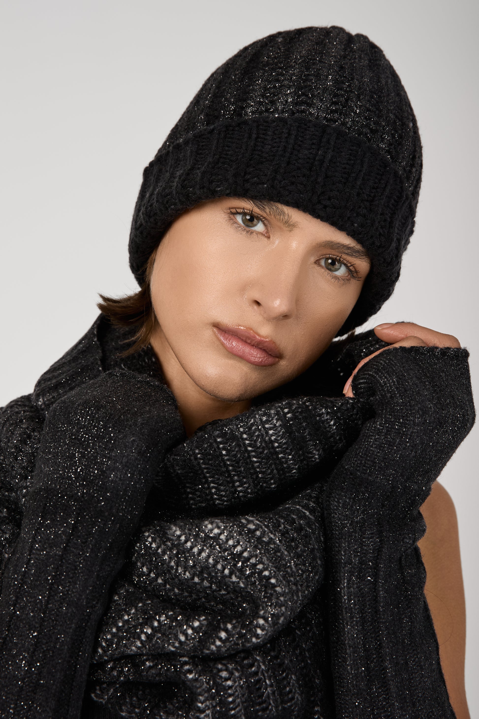 AVANT TOI Silver Dust Effect Corn Cob Stitch Neck-Warmer in Nero