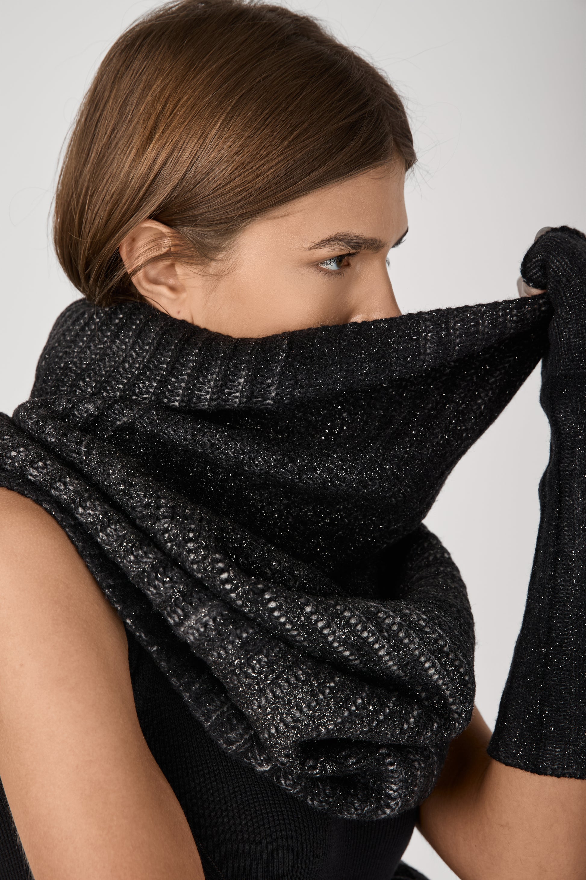 AVANT TOI Silver Dust Effect Corn Cob Stitch Neck-Warmer in Nero