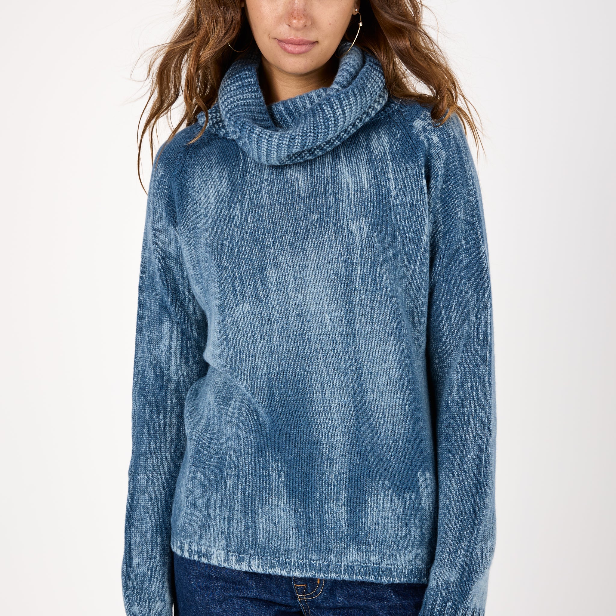 Tonal Effect High Neck Off Gauge Cashmere Pullover in Fiume