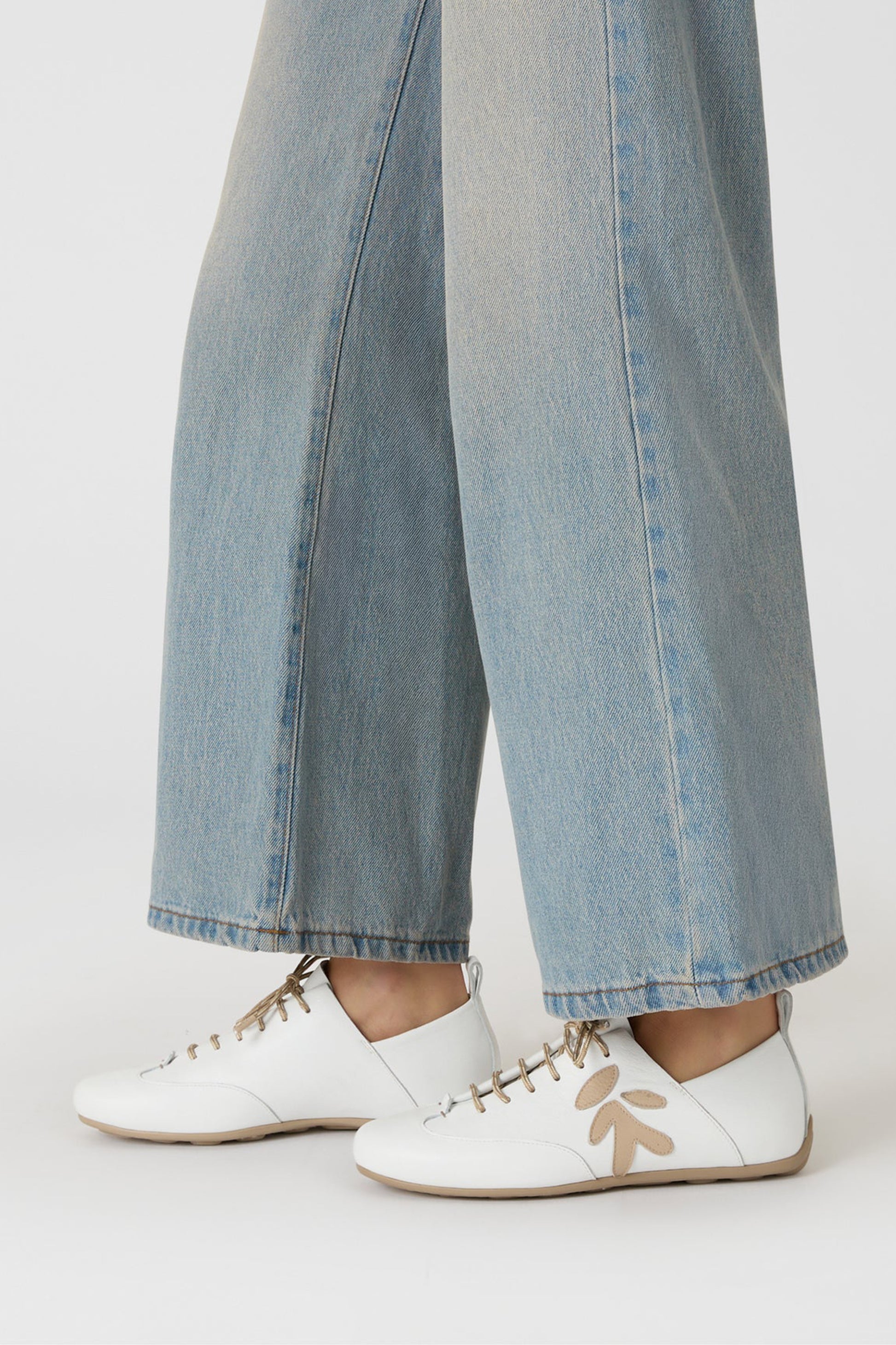 HENRY BEGUELIN Bovine Mousse Leather City Sneaker in Bianco