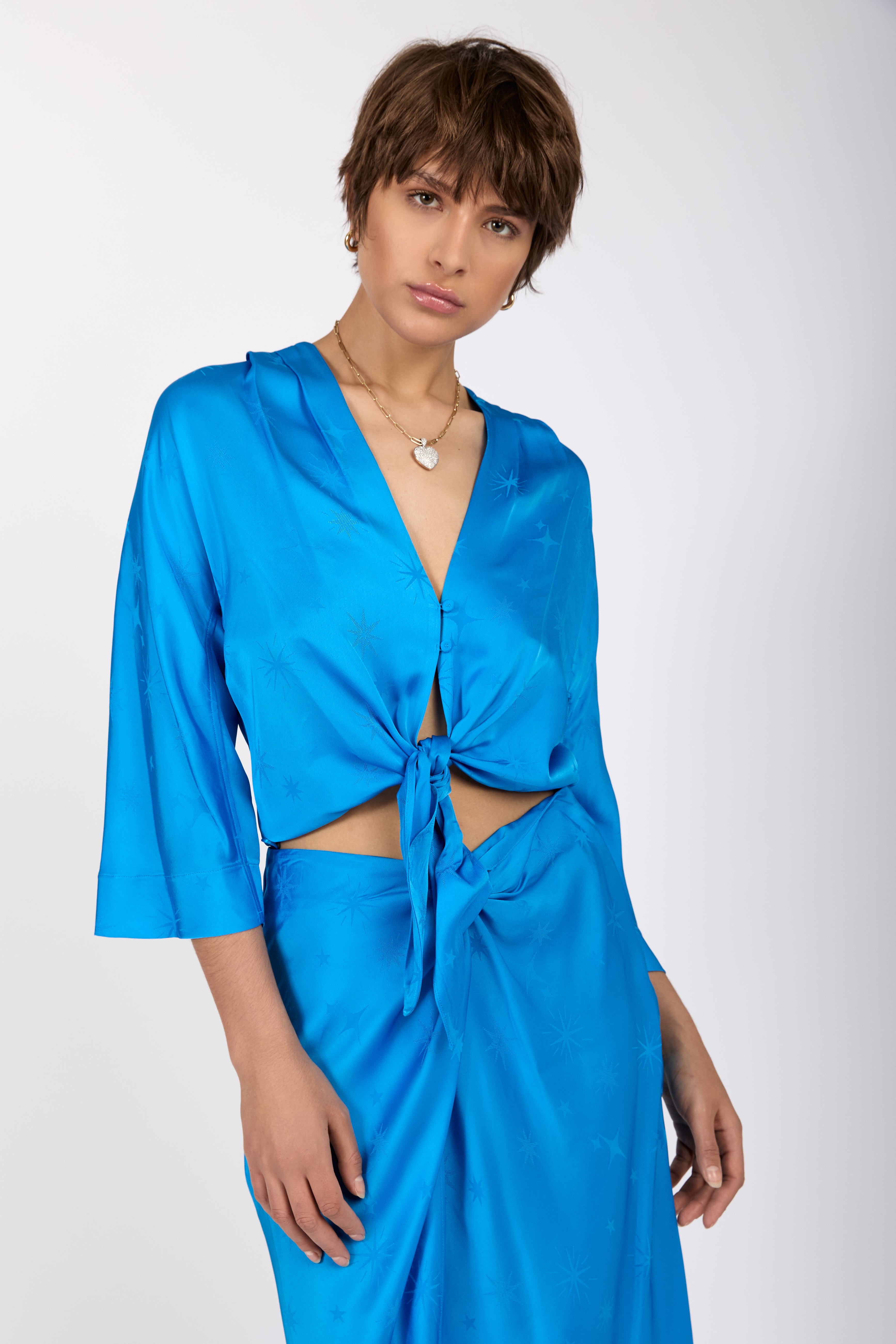 Étoile Jacquard Satin Blouse in Turquoise