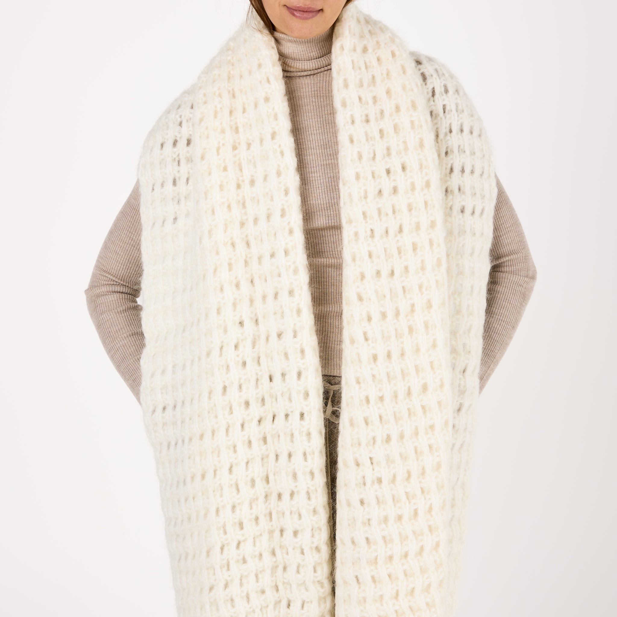 Oversized Knit Scarf in Panna