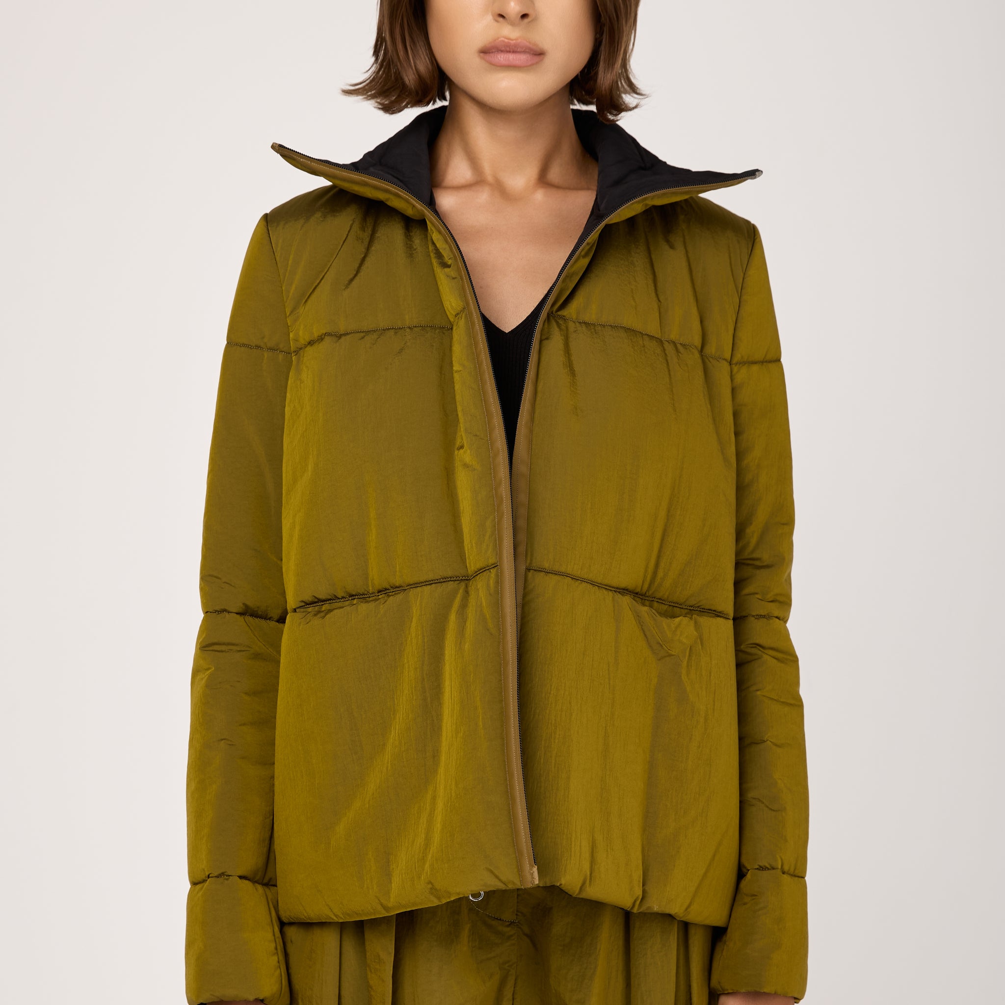 Reversible Puffer Coat in Oliva
