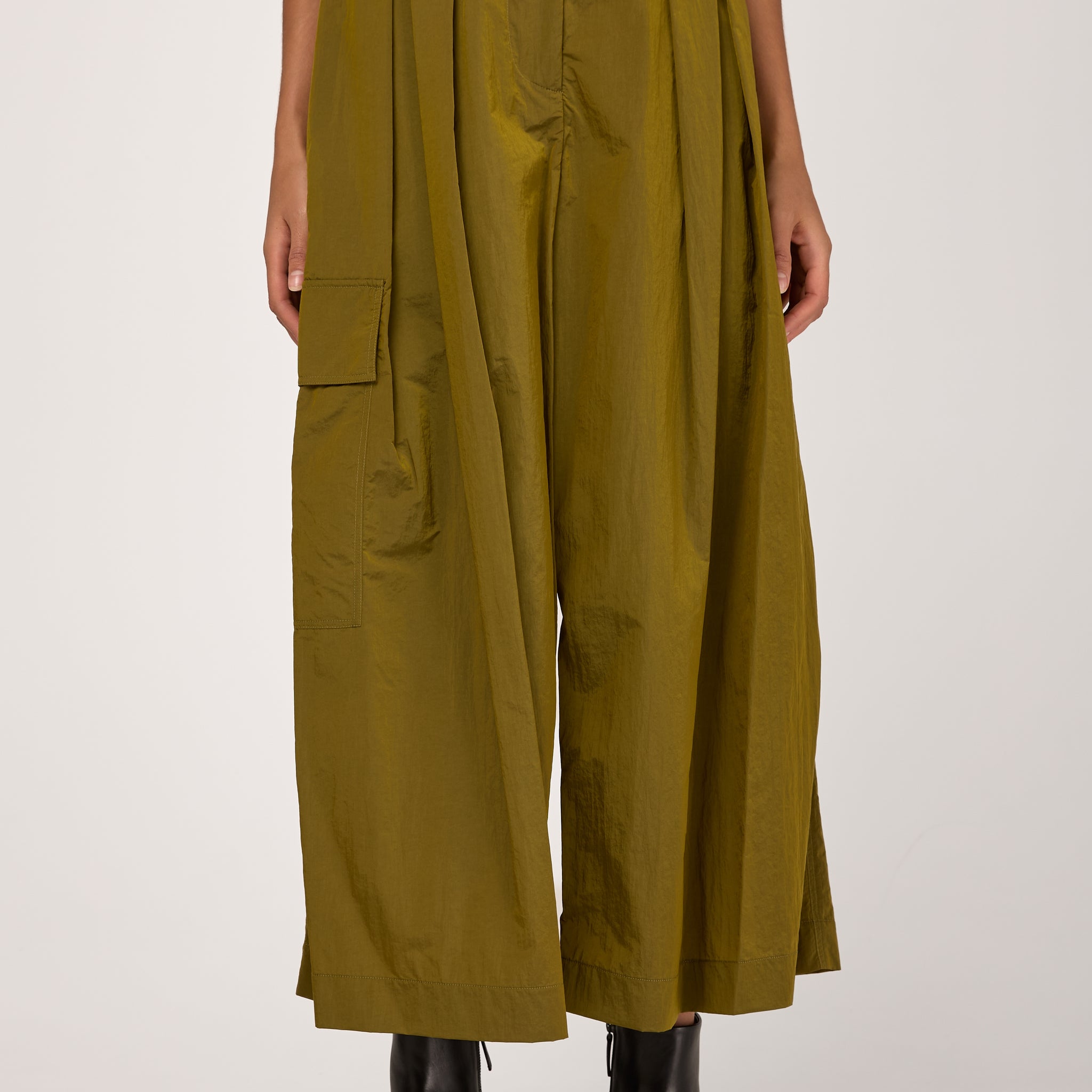 Cropped Palazzo Trousers in Oliva