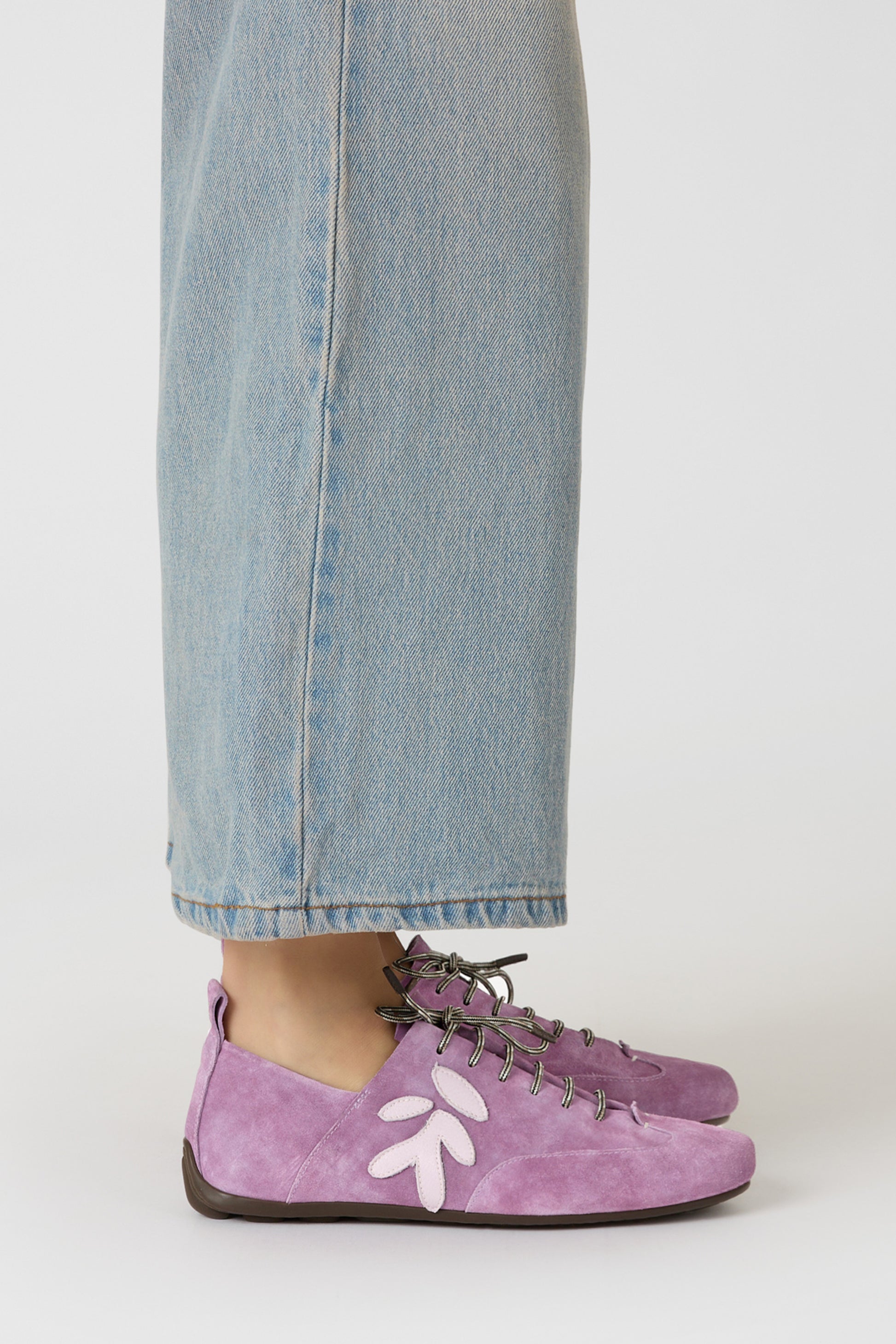 HENRY BEGUELIN Bovine Softy Leather City Sneaker in Lilla