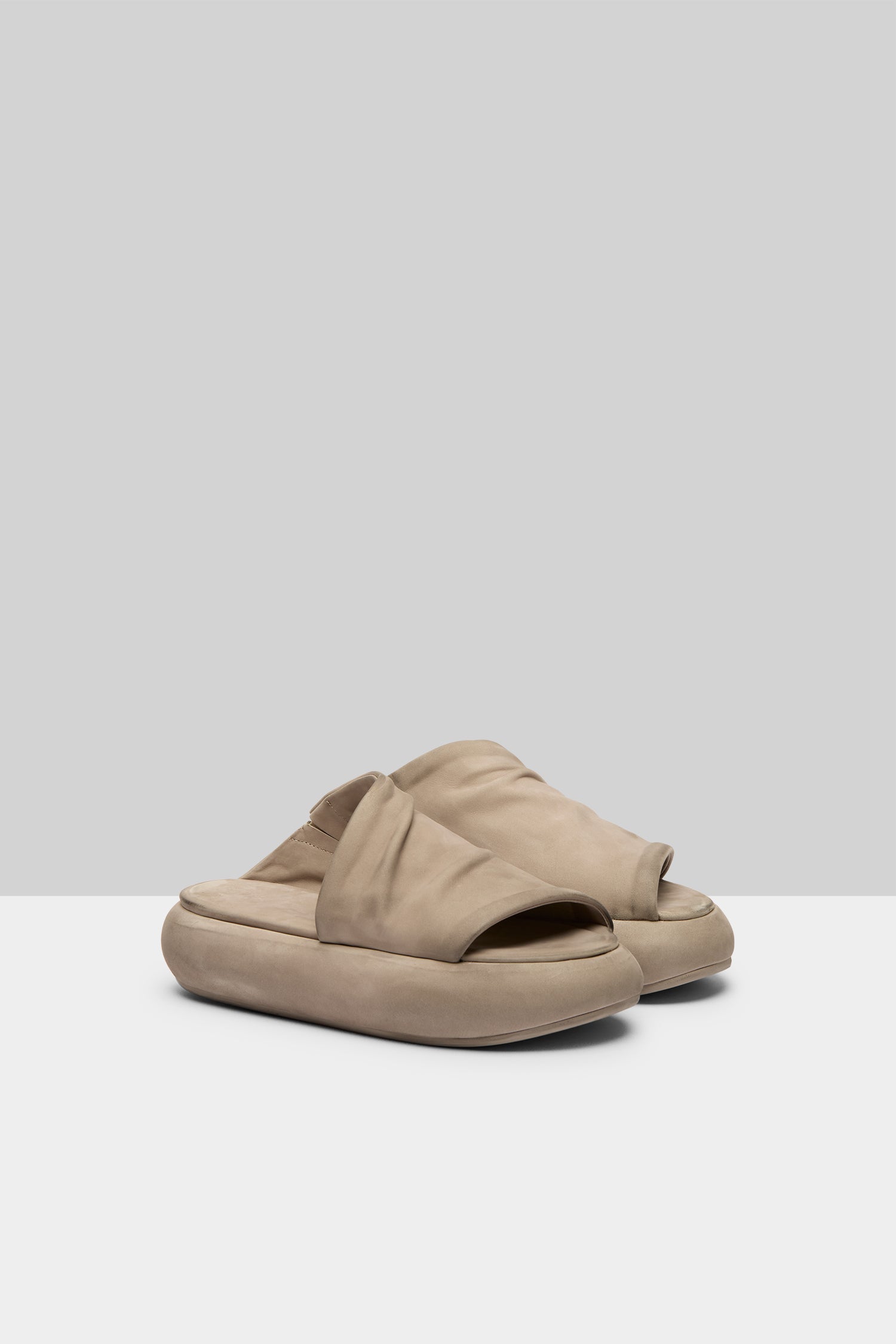 MARSÈLL Ciambellona Leather Slide Sandal in Argilla