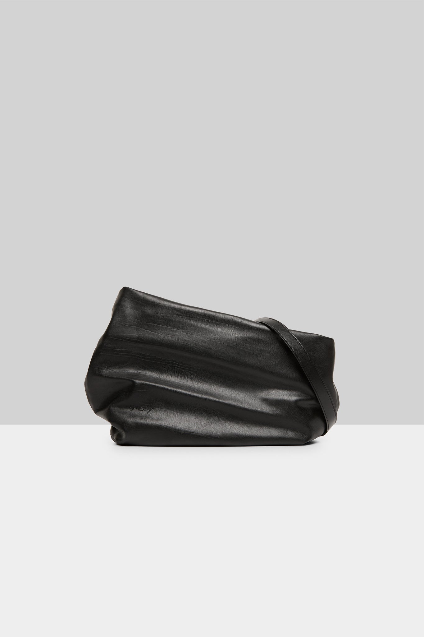 Fanta Leather Shoulder Bag in Black