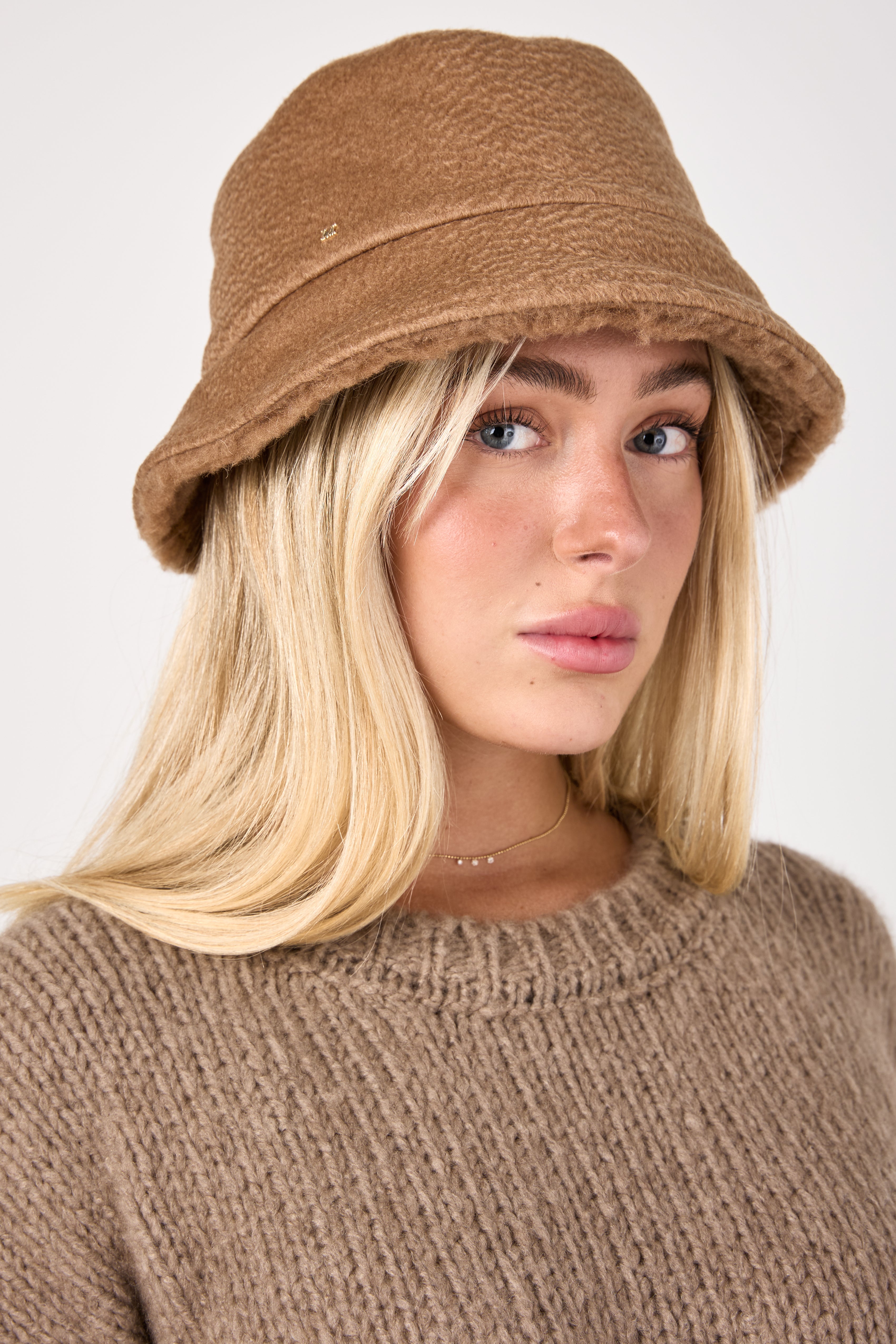 Fiducia Reversible Teddy Hat in Camel