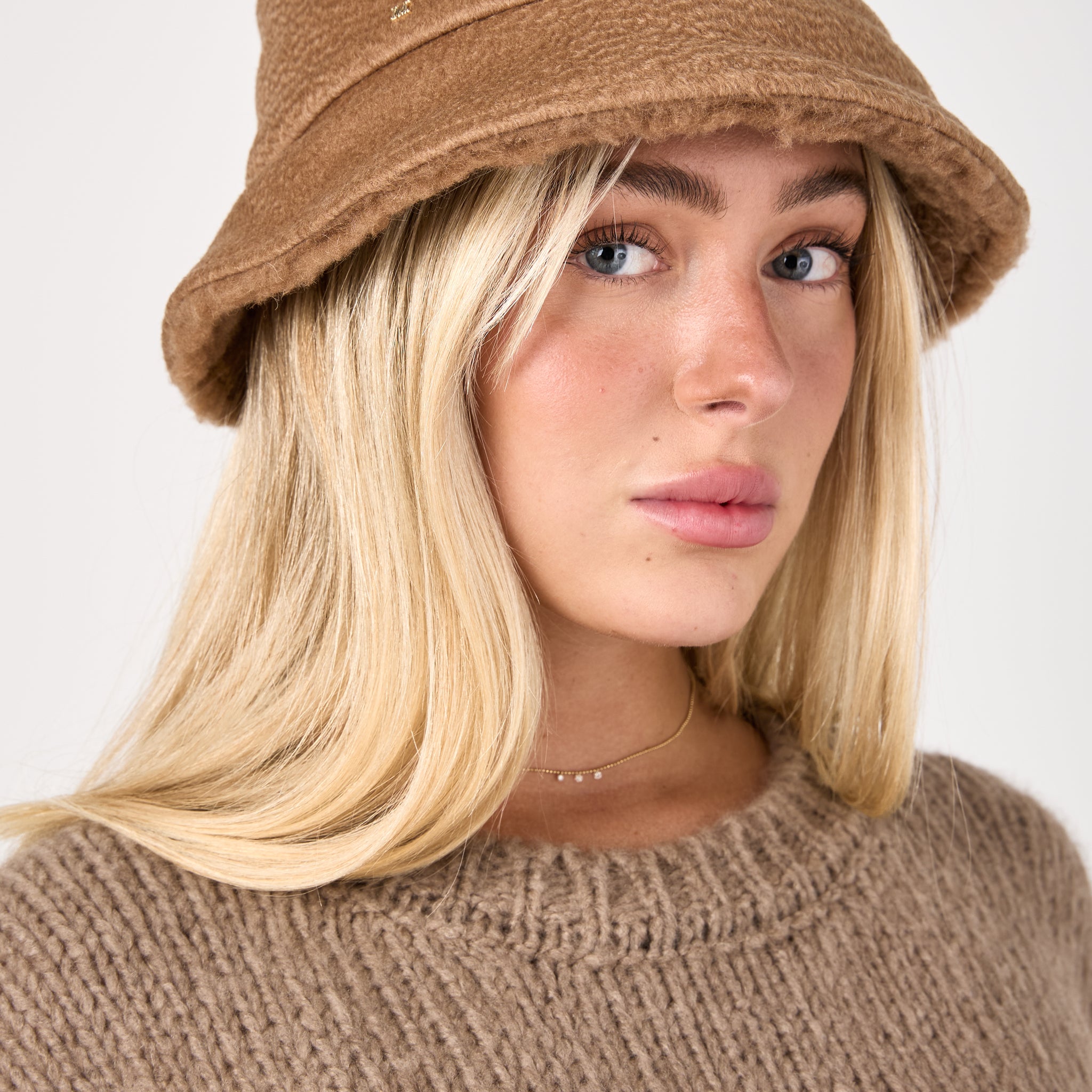 Fiducia Reversible Teddy Hat in Camel