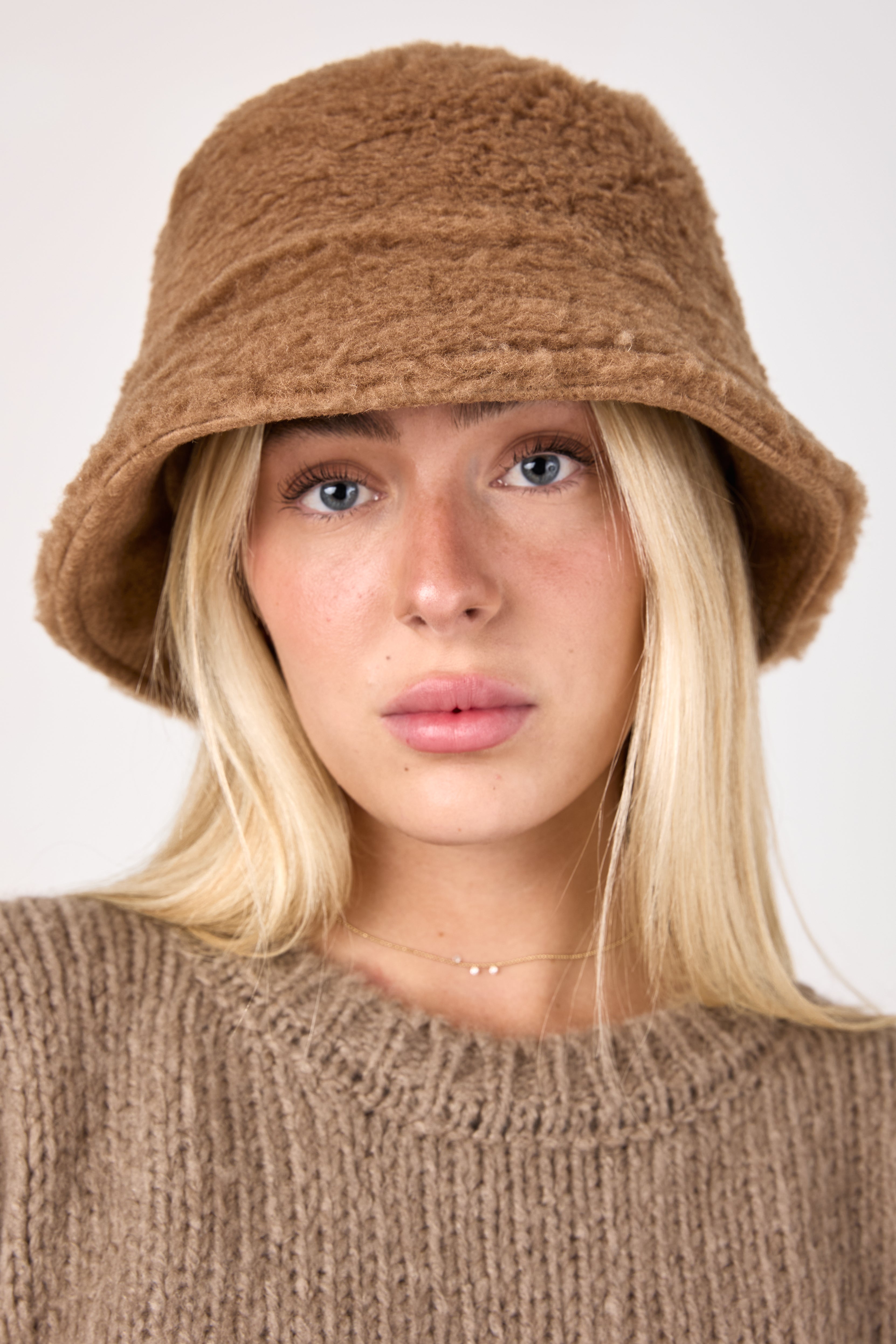 Fiducia Reversible Teddy Hat in Camel