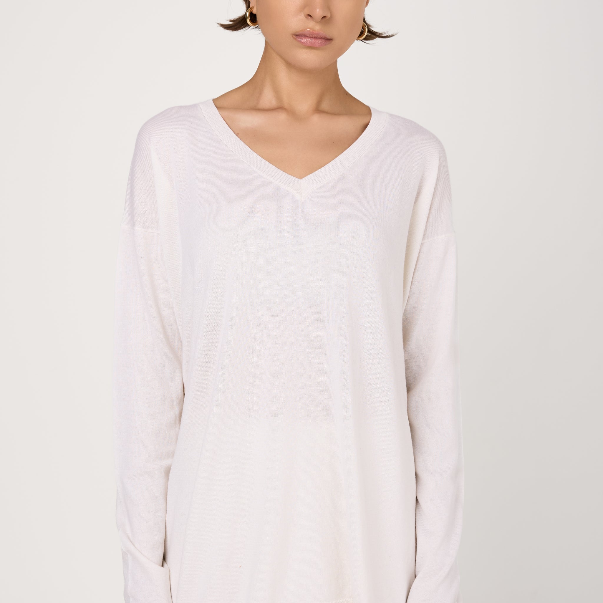 Cashmere Cotton V-Neck Pullover in White