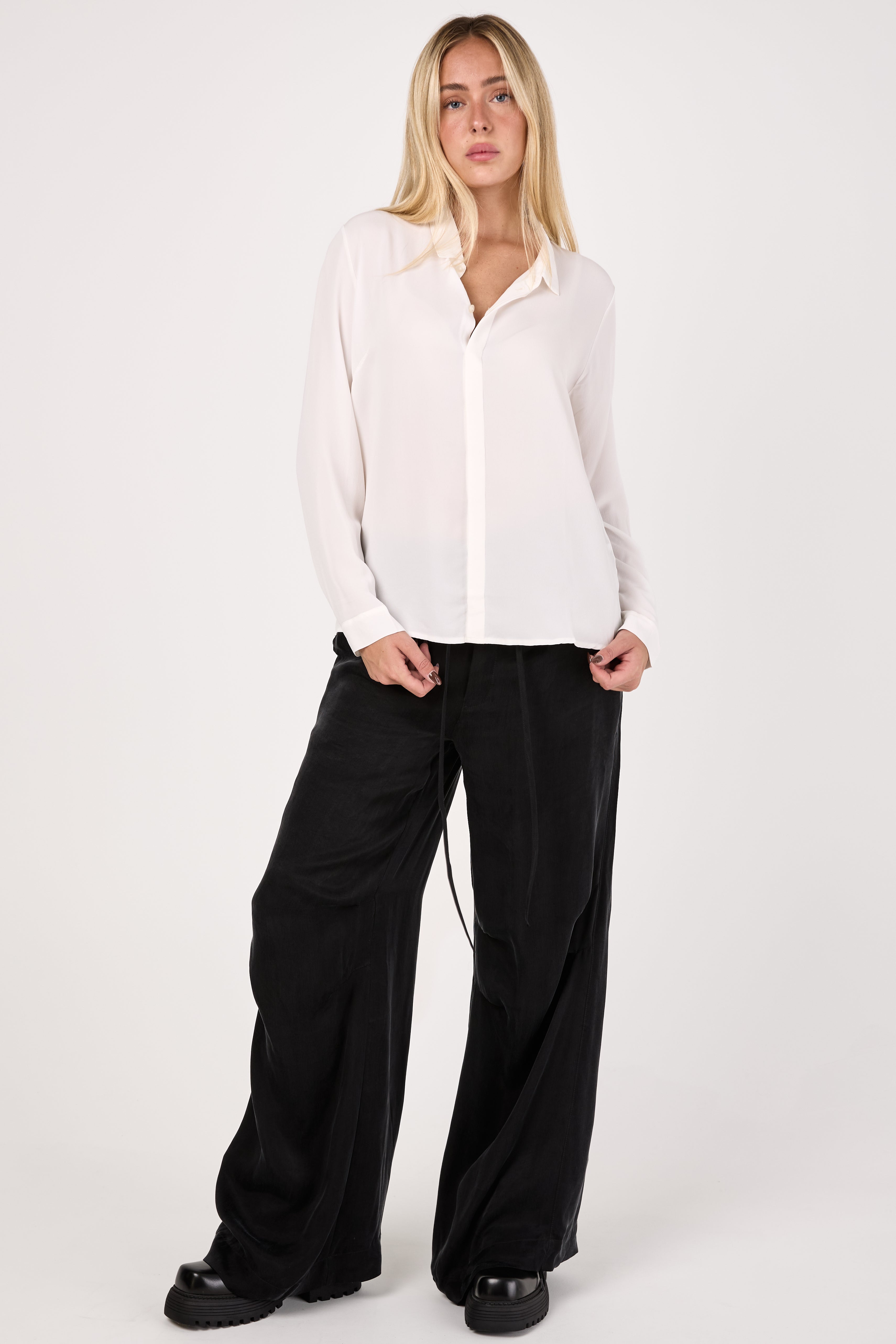 Cupro Wide Pants in Black