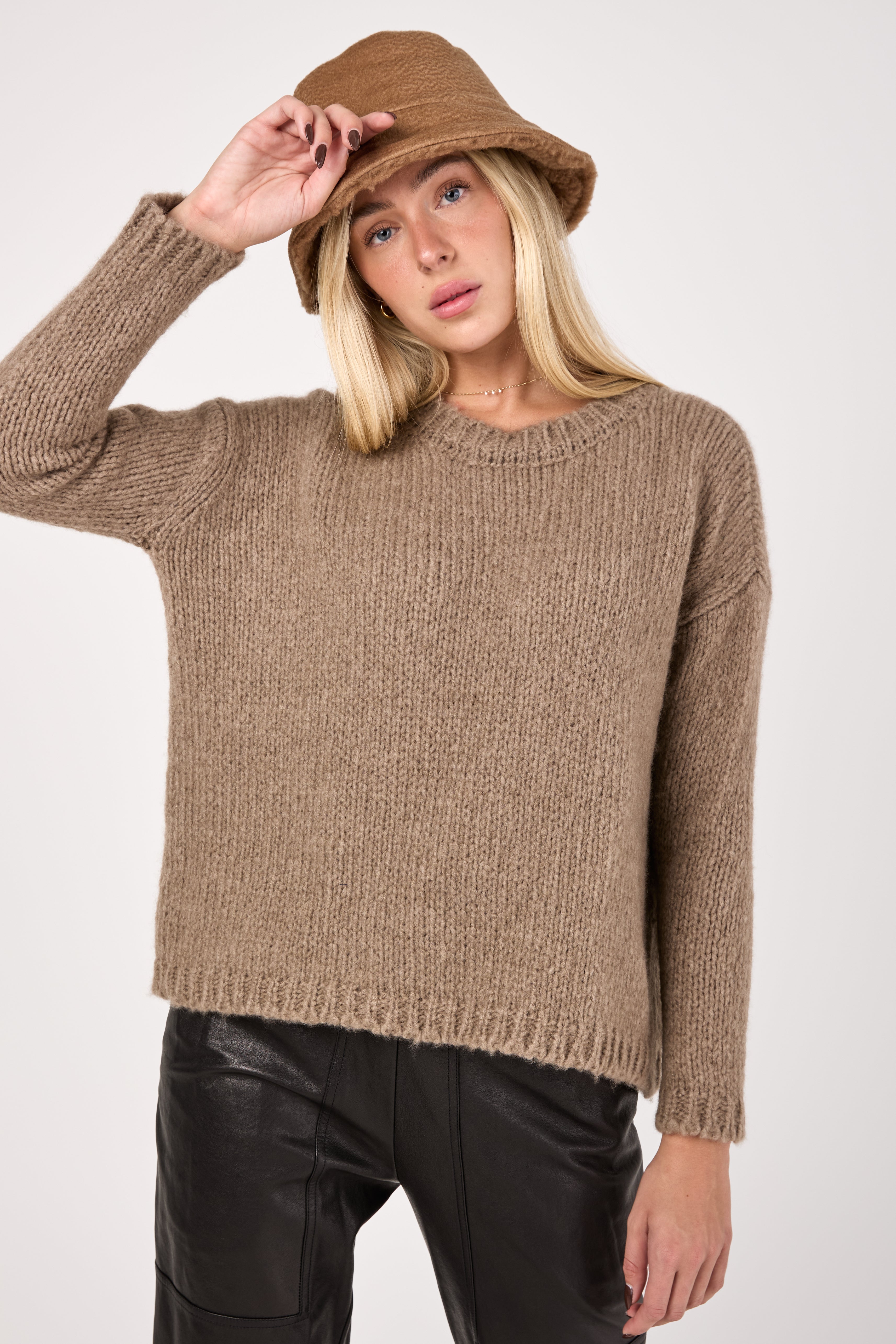 Voluminous Cashmere Oversized Sweater in Cappuch