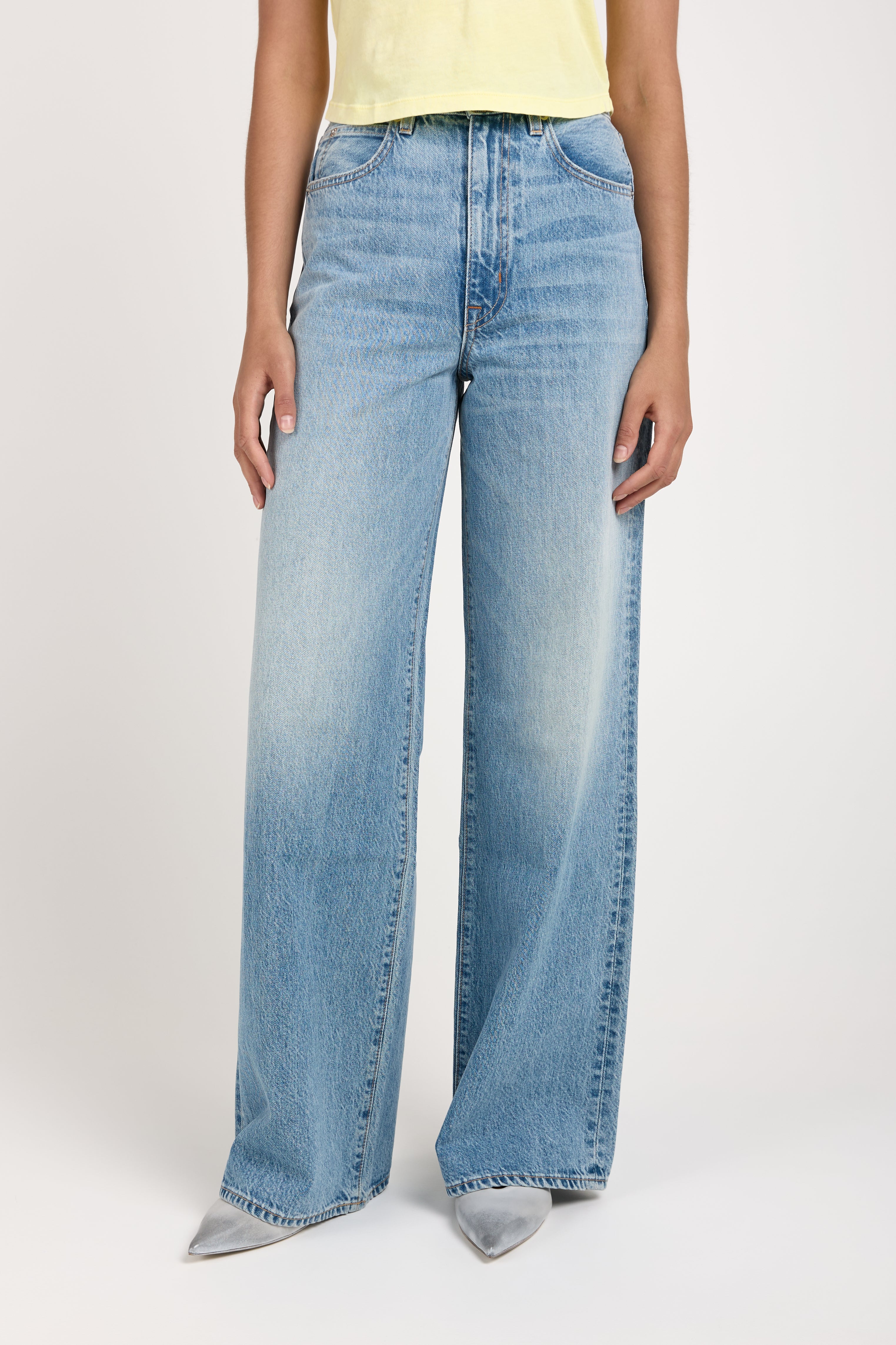 Eva Super Wide Leg Jean in Hard to Find