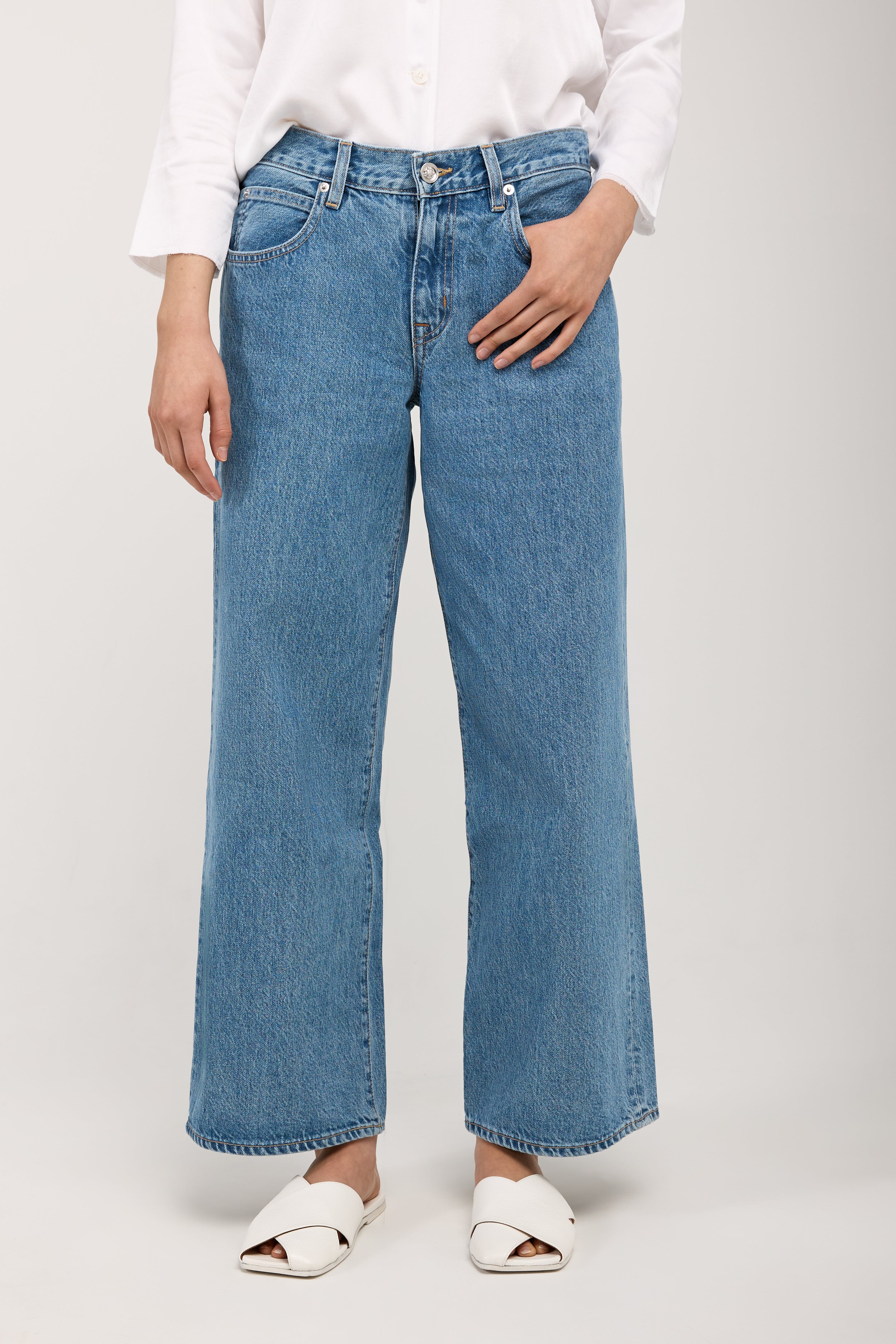 Mica Crop Jean in Killing Time