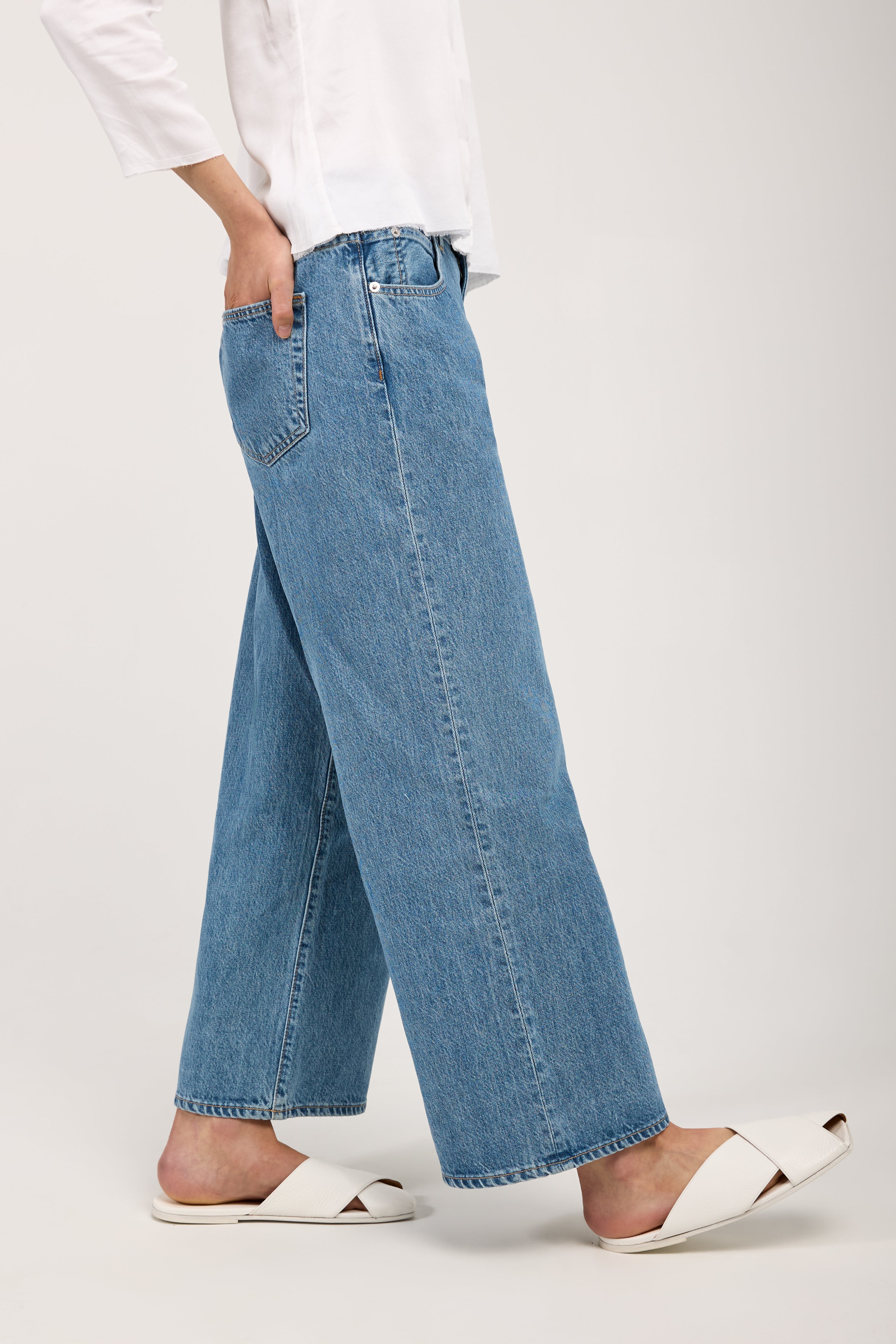 Mica Crop Jean in Killing Time