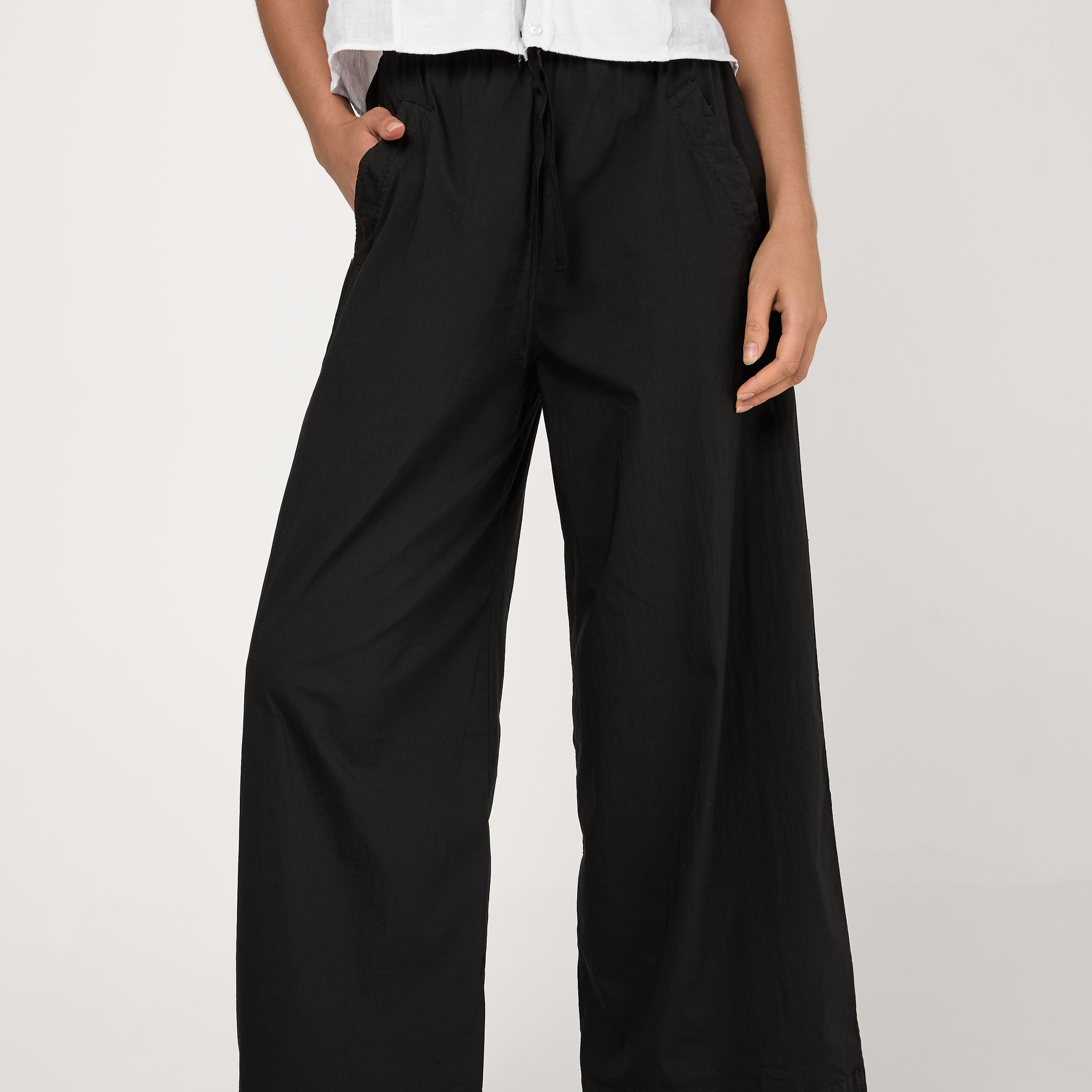 Trousers in Black