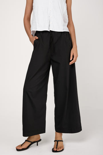 Trousers in Black
