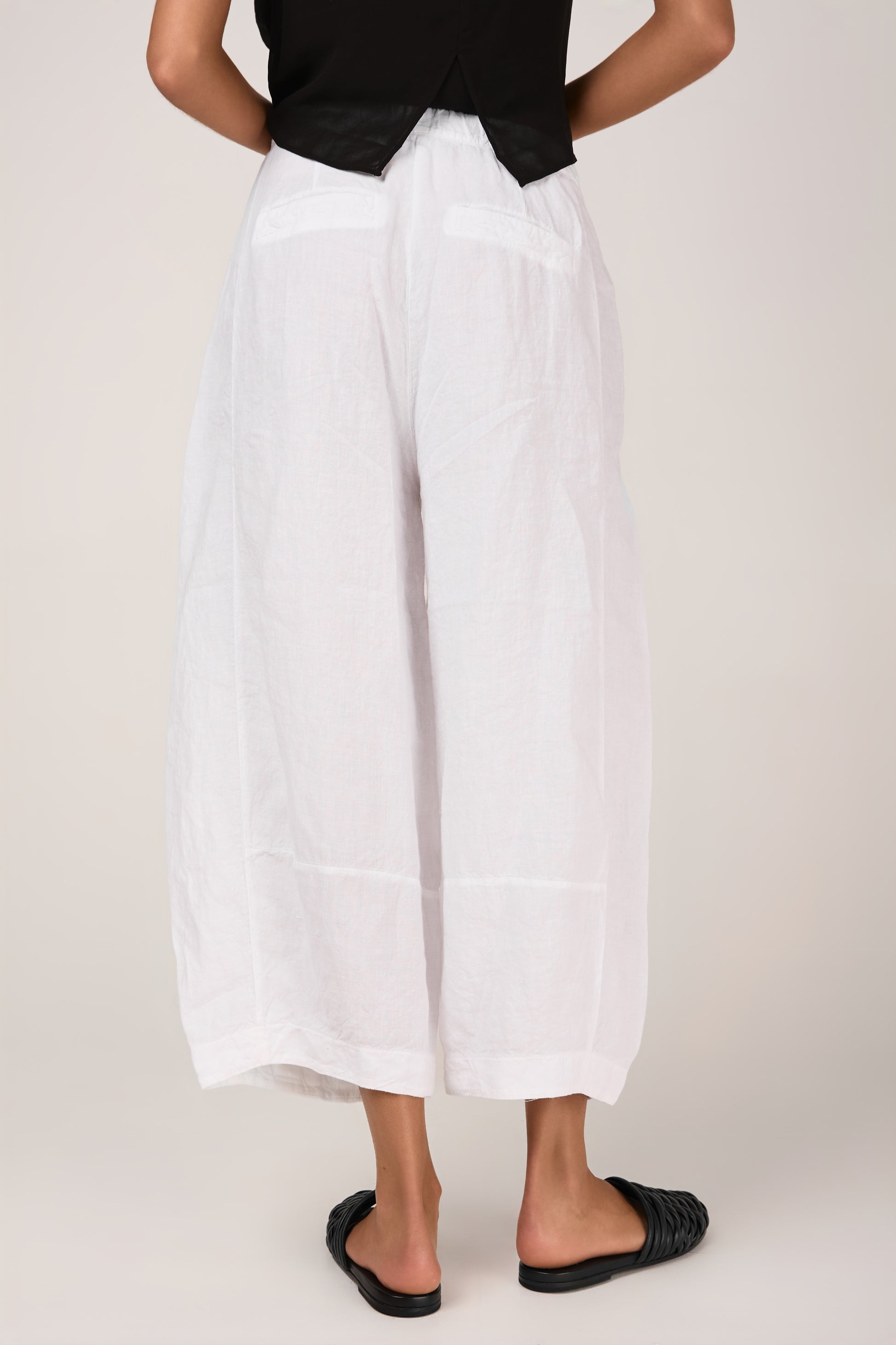 TRANSIT Linen Cropped Bombé Trouser in White