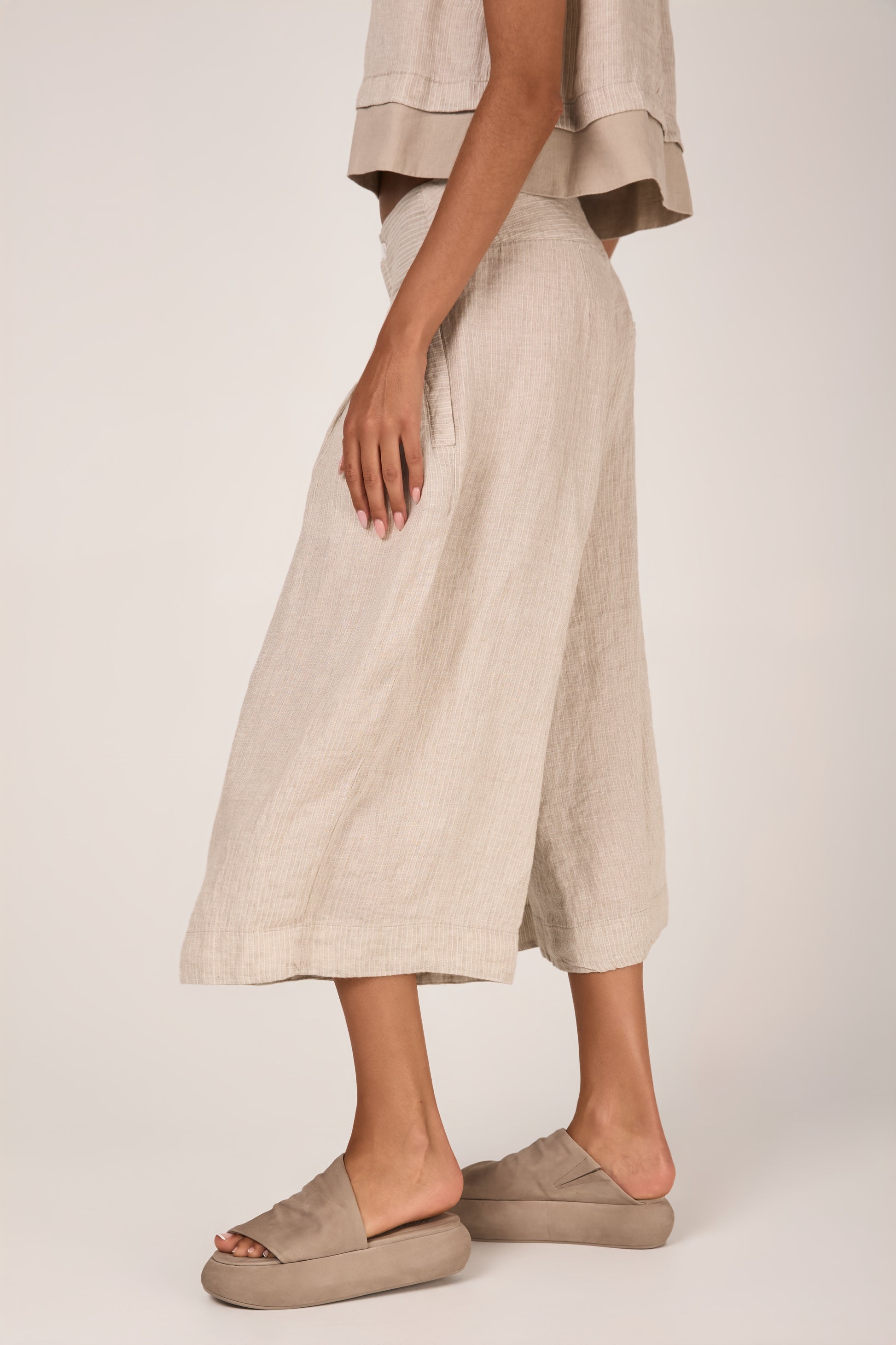 TRANSIT Linen Flared Trouser in Sand