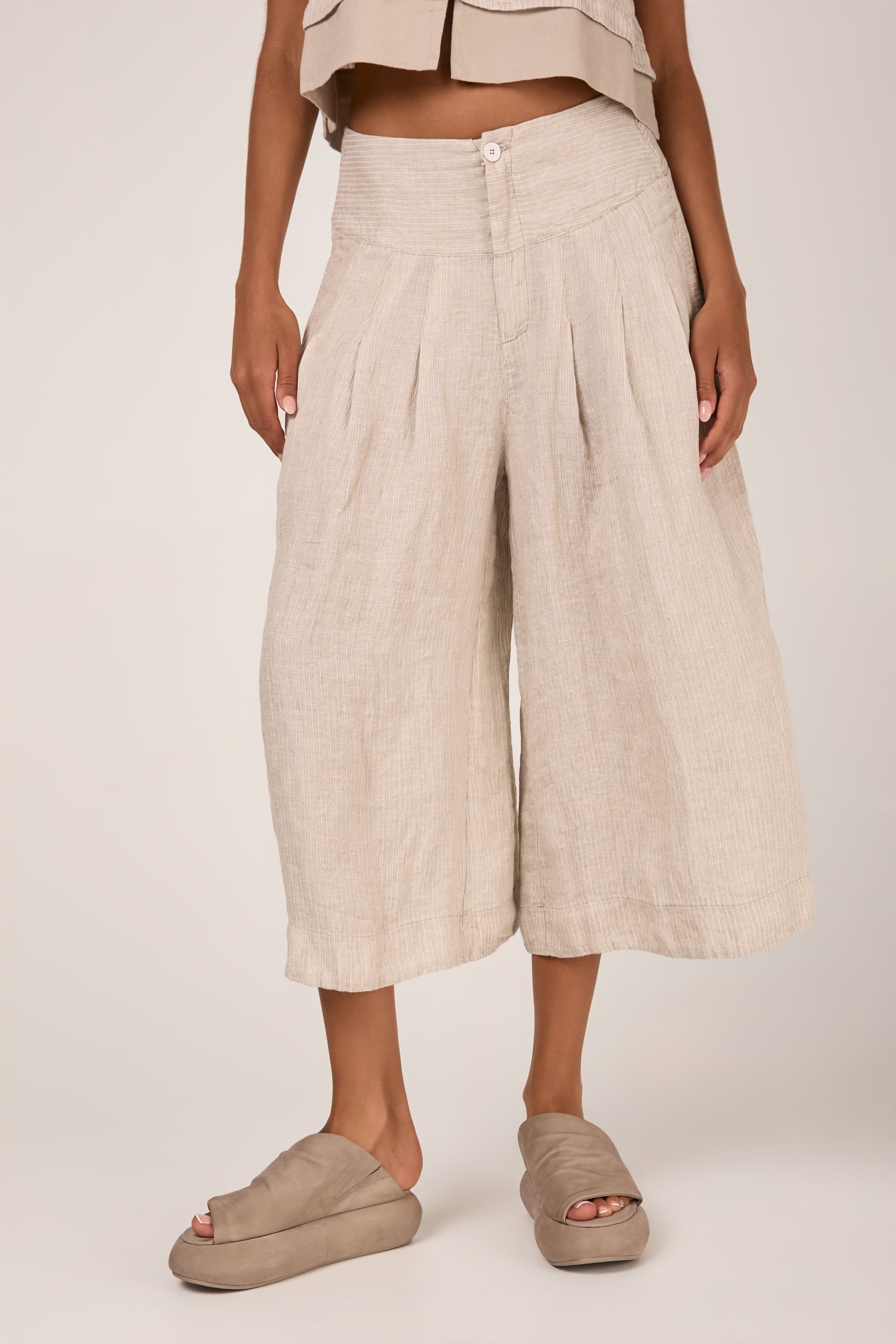 TRANSIT Linen Flared Trouser in Sand