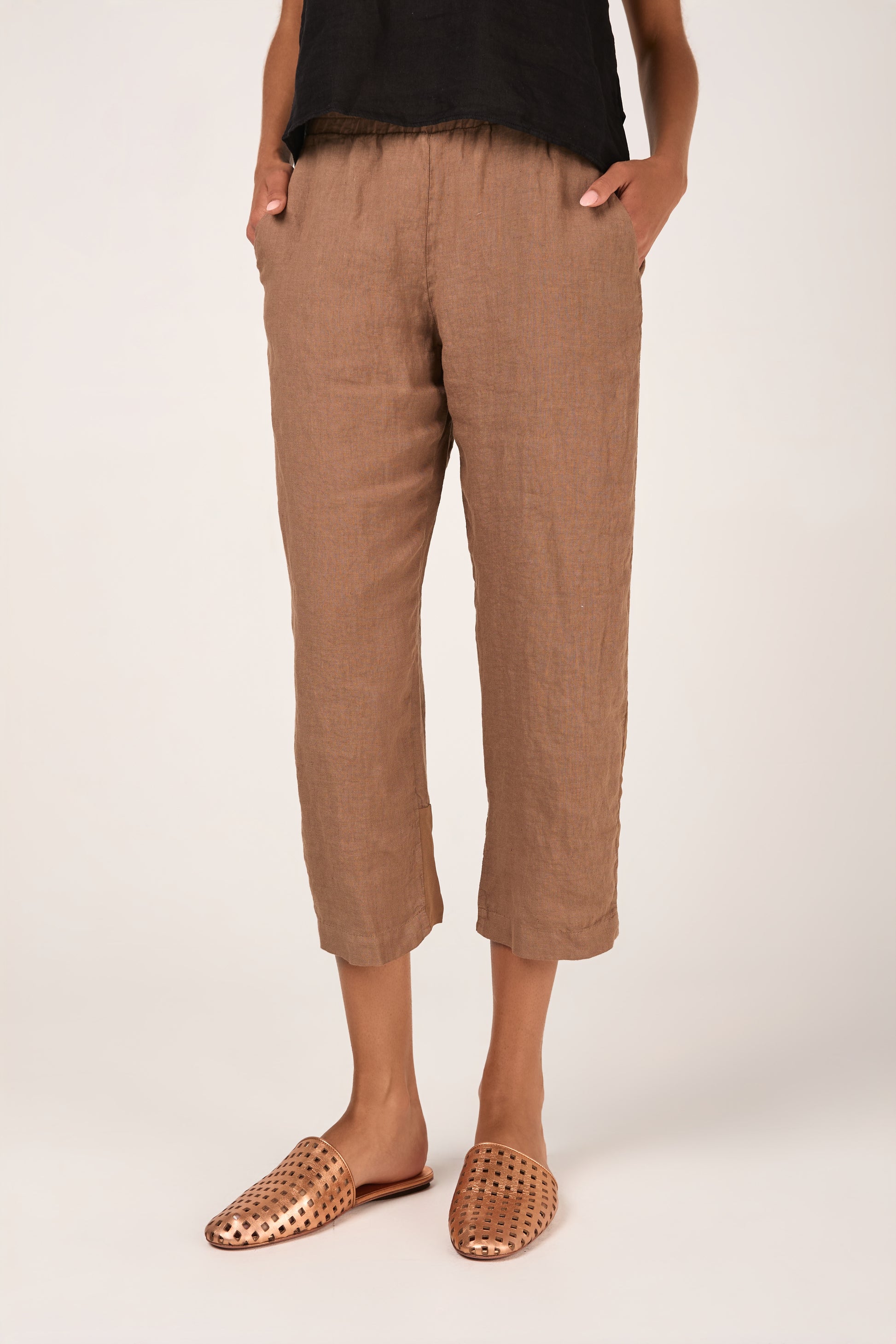 TRANSIT Linen Straight Cropped Trouser in Nut
