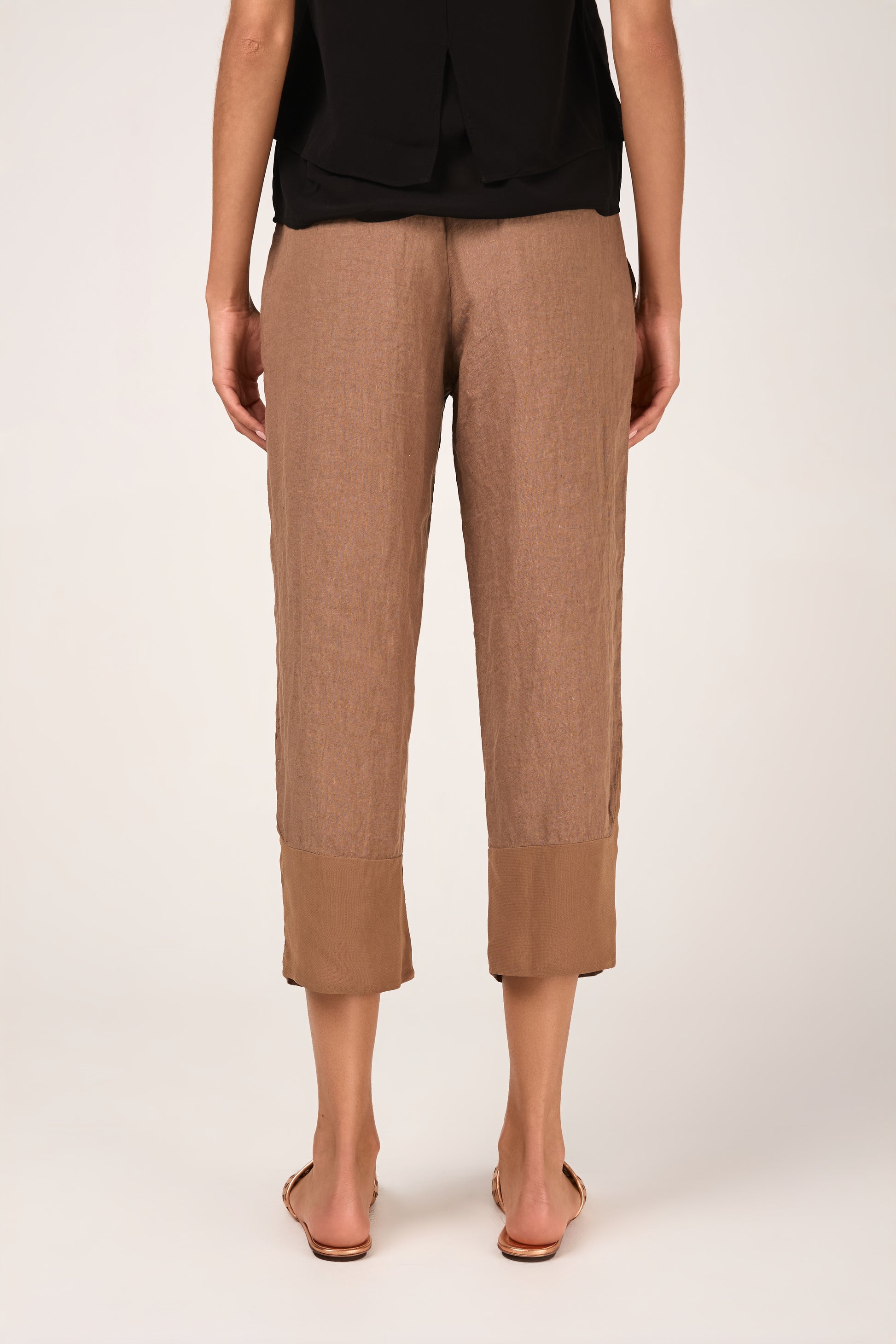 TRANSIT Linen Straight Cropped Trouser in Nut