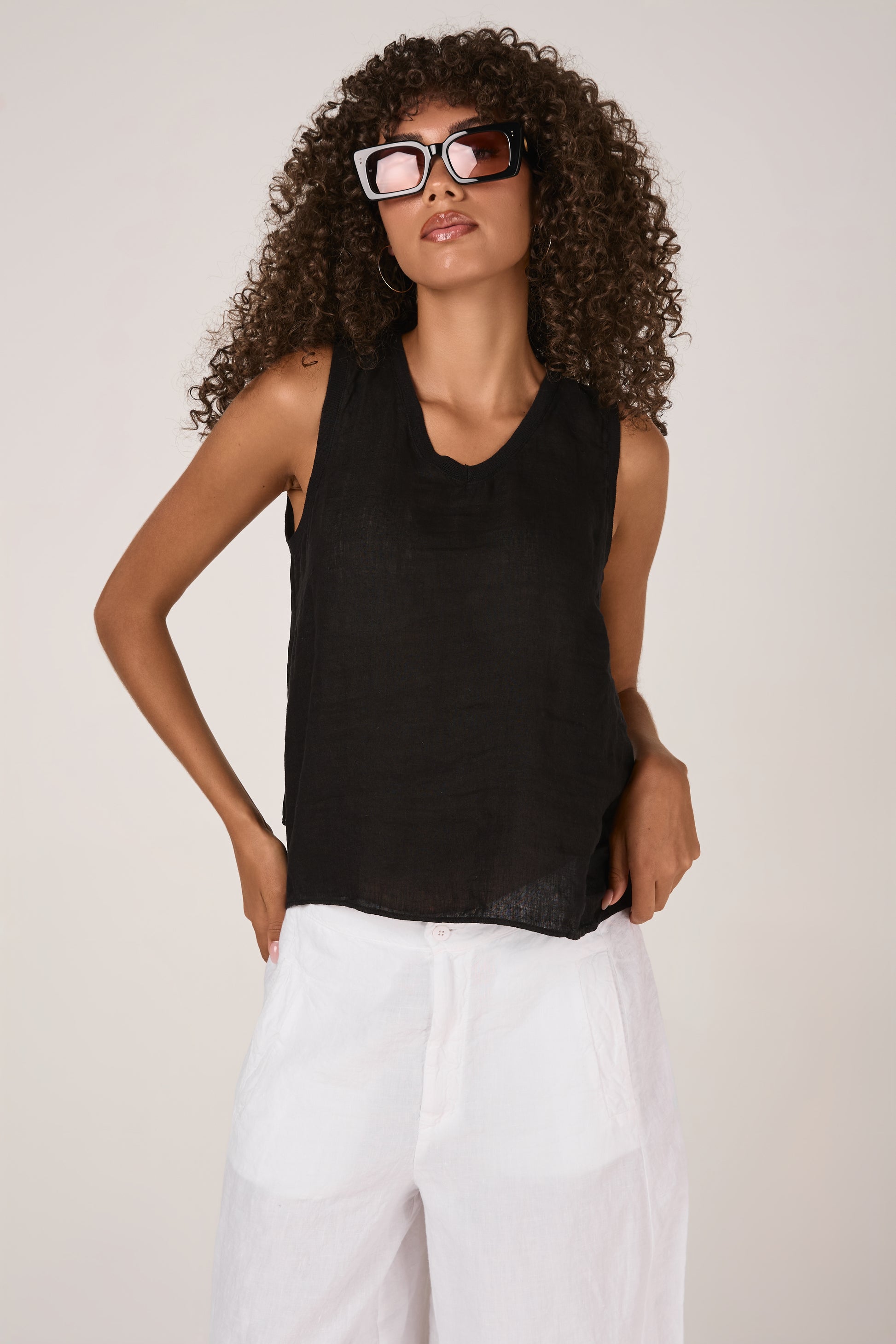 TRANSIT Viscose Georgette Linen Tank Top in Black
