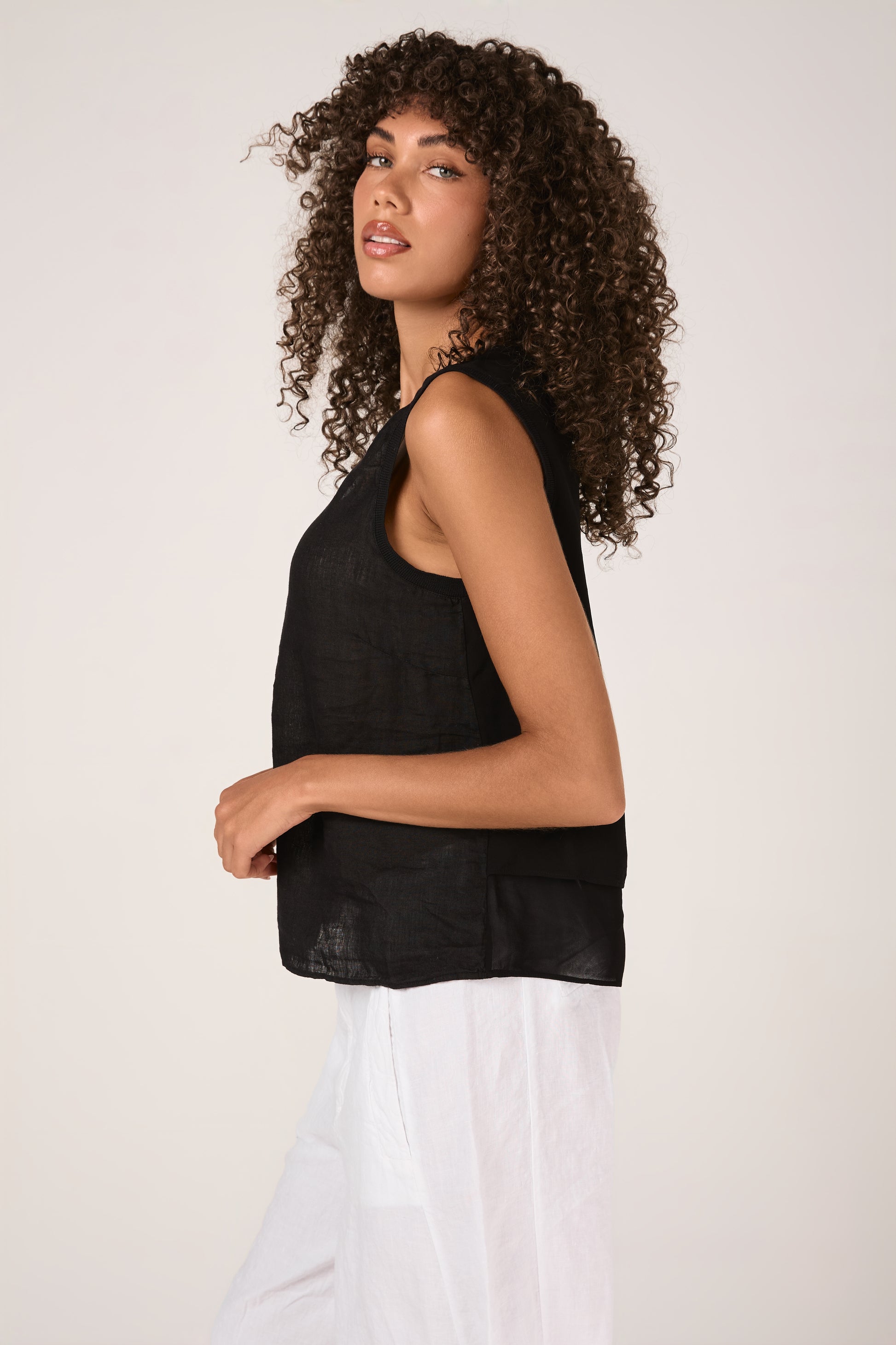 TRANSIT Viscose Georgette Linen Tank Top in Black