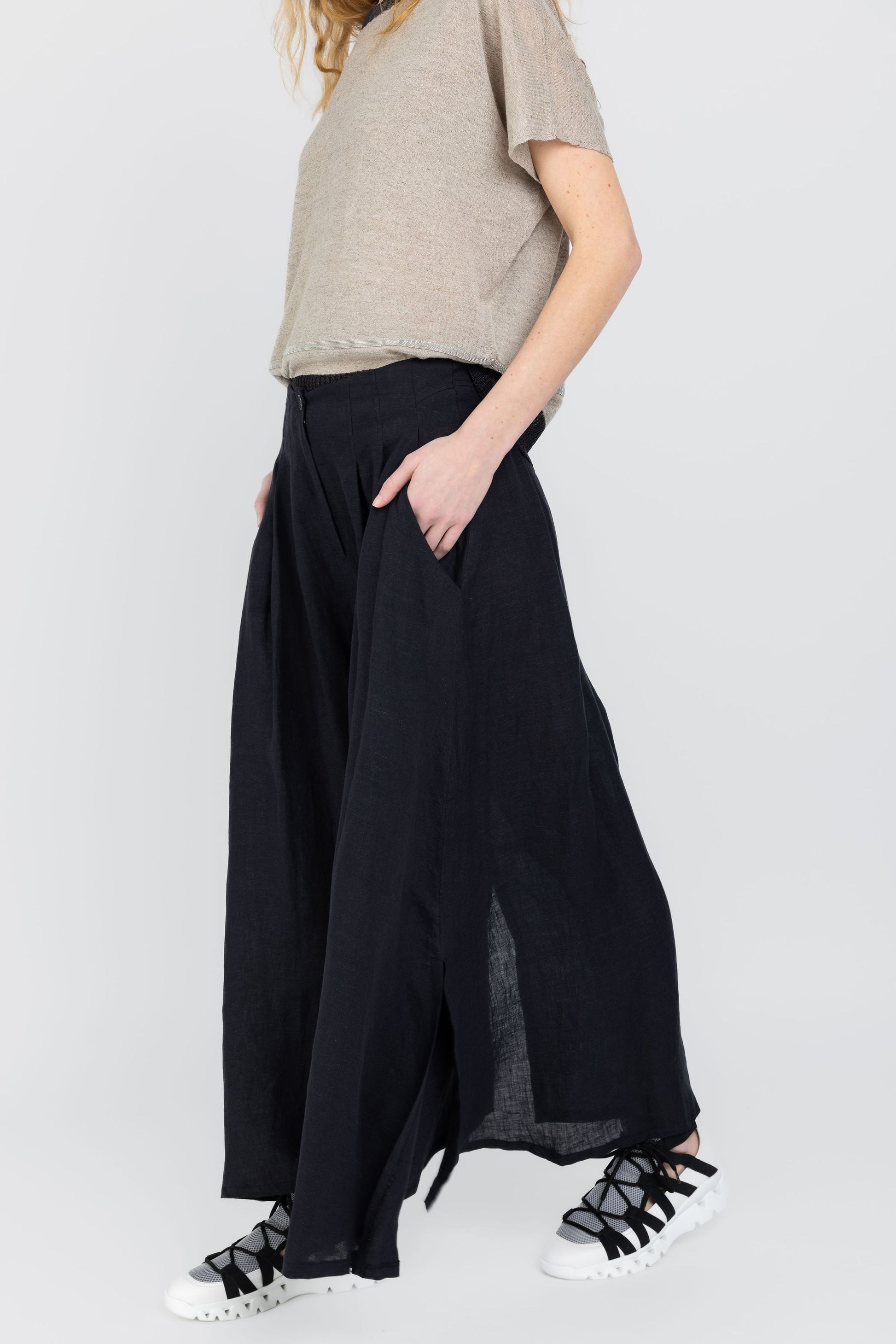FABIANA FILIPPI Long Linen Skirt in Nero