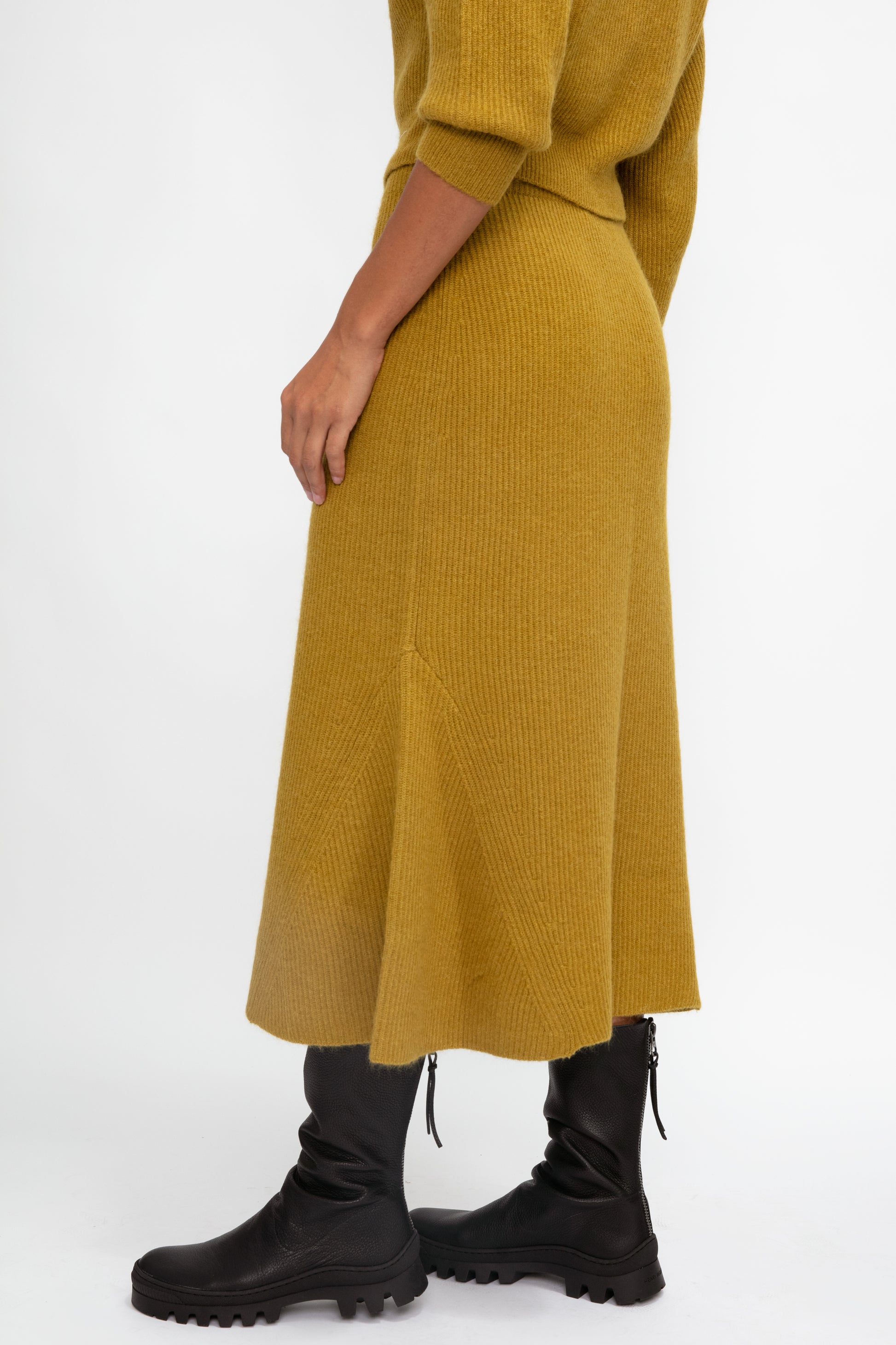 FABIANA FILIPPI Ribbed Wool Skirt in Curry