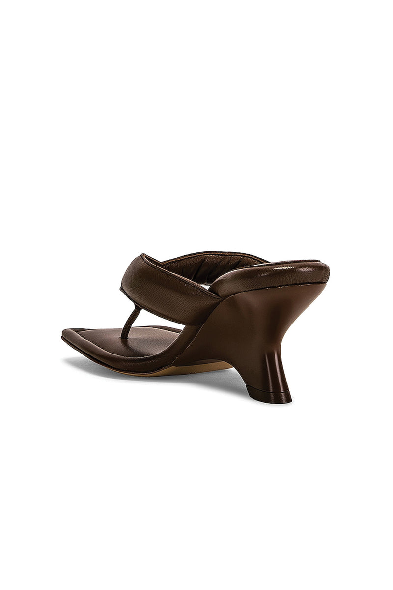 Gia 6 Puffy Leather Thong Sandal in Coffee