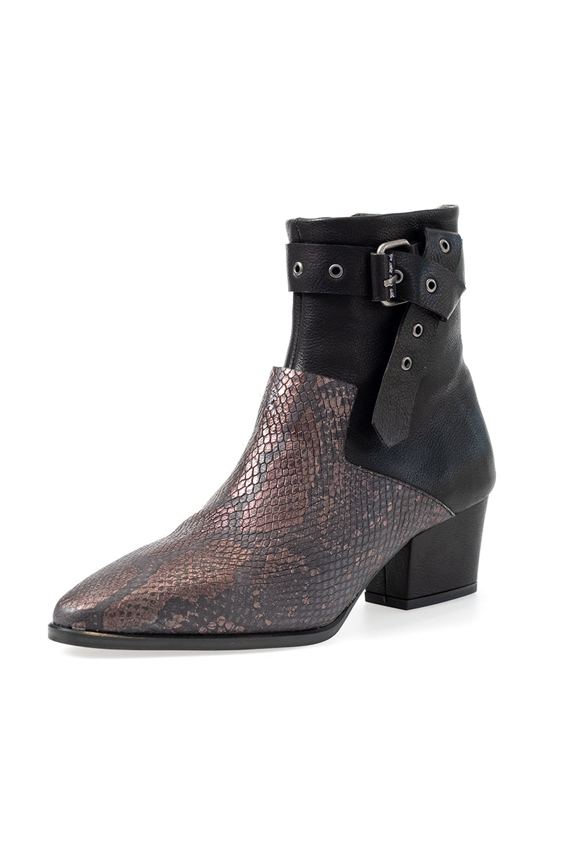 HENRY BEGUELIN Low Leather Boot Nodo in Nero