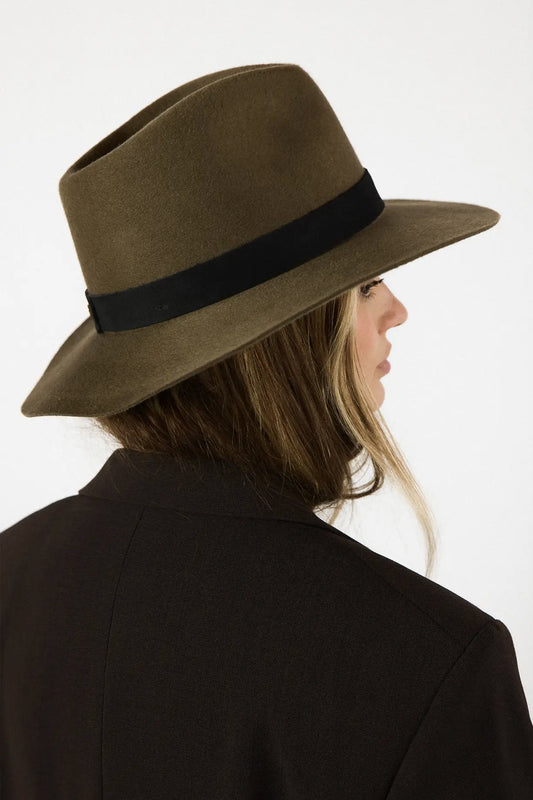 JANESSA LEONÉ Luca Fedora Hat in Camel