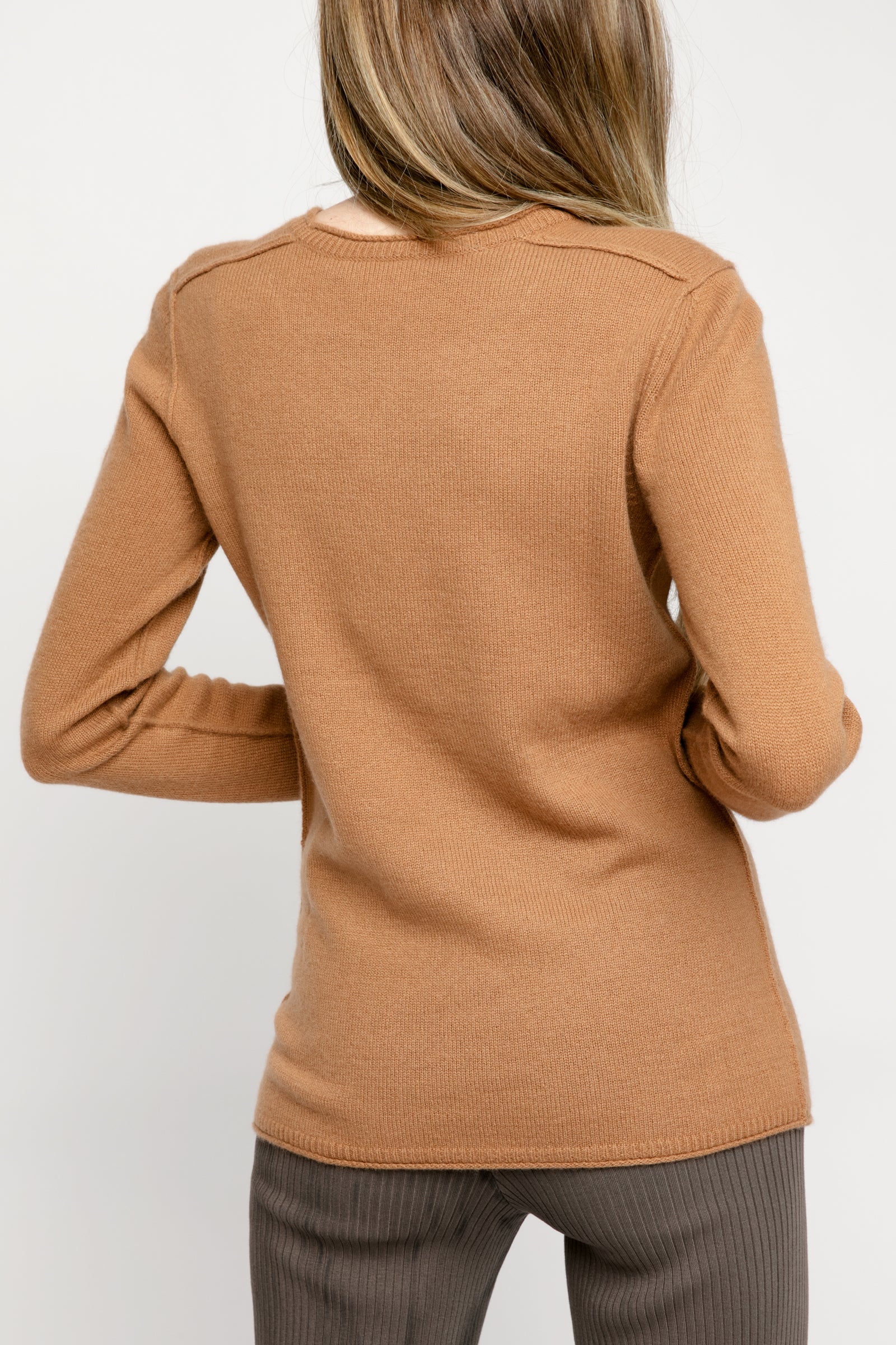 PAYCHI GUH Cozy Luxe Baby Cashmere Crew in Camel