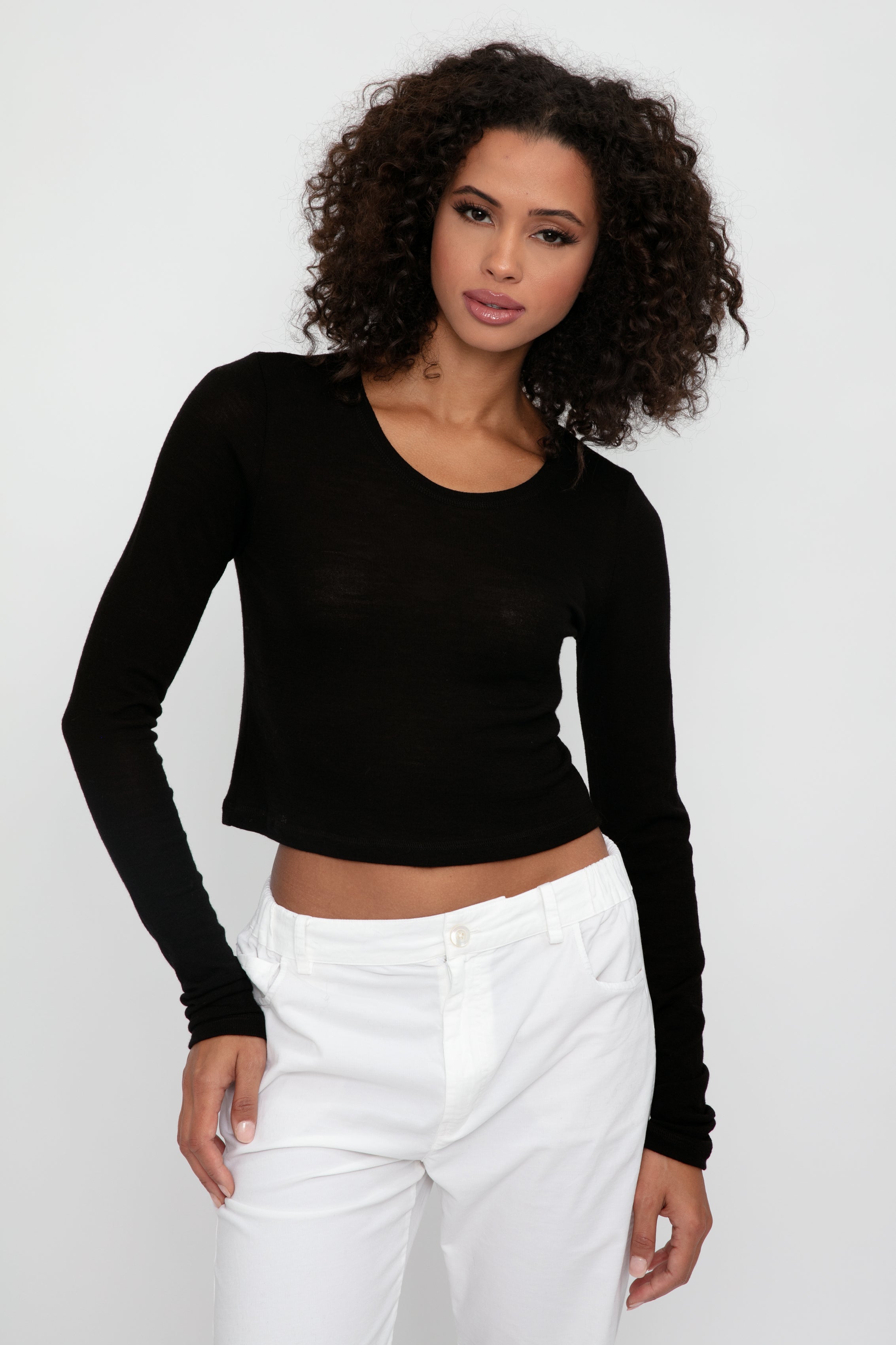 Merino Virgin Wool Cropped Long Sleeve in Nero